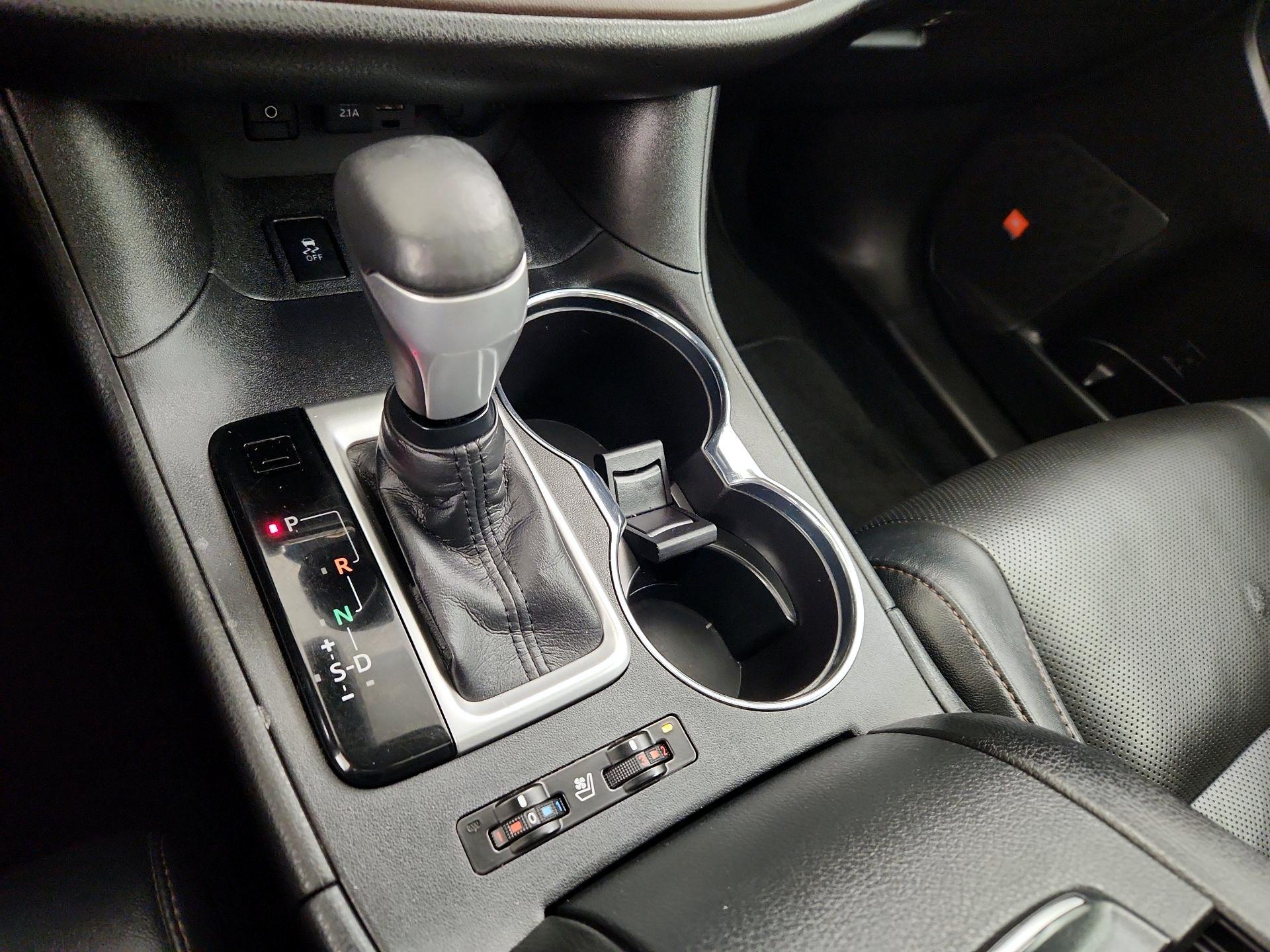 Thumbnail: 2019 Toyota Highlander - 17