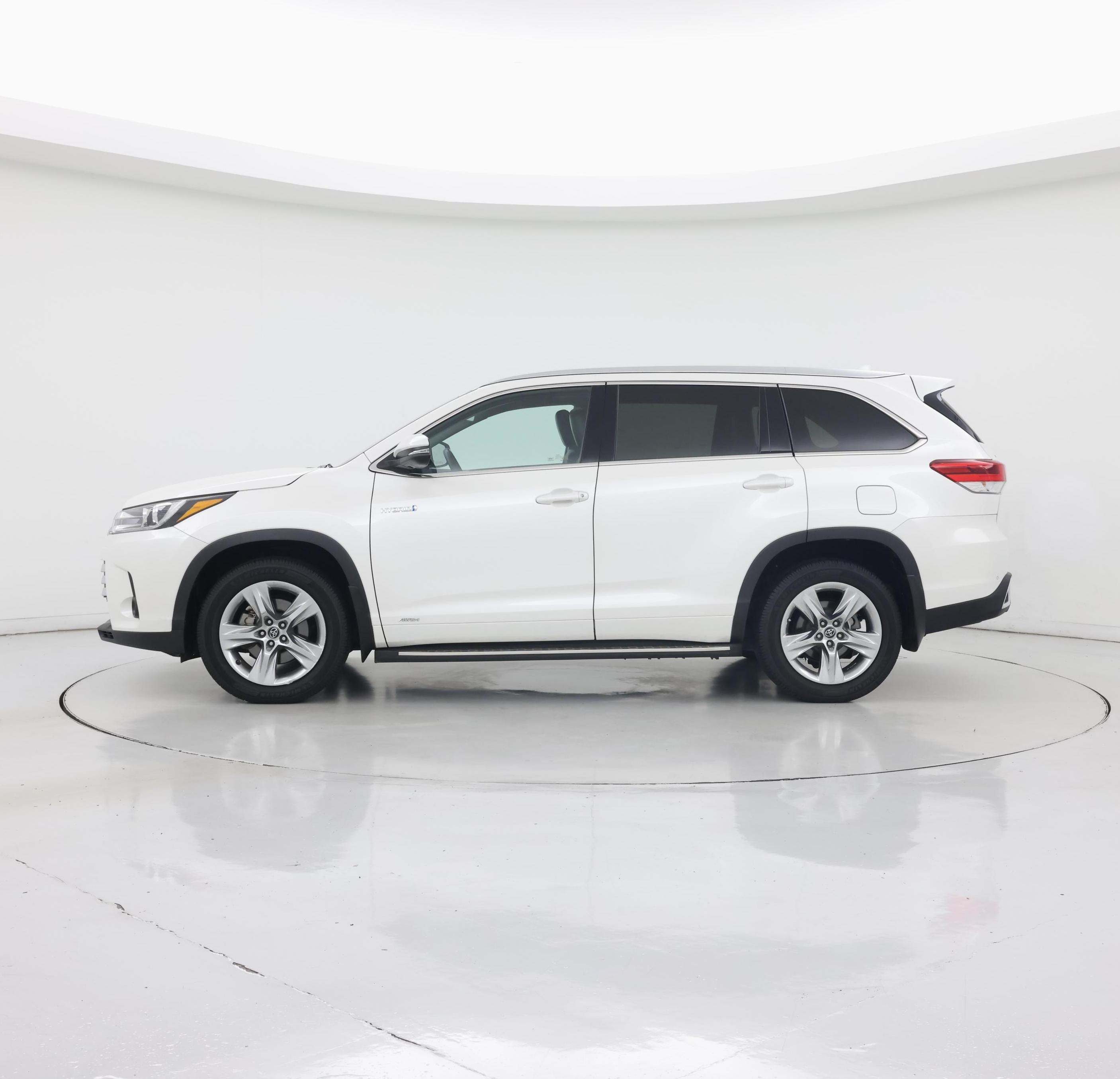 Thumbnail: 2019 Toyota Highlander - 3