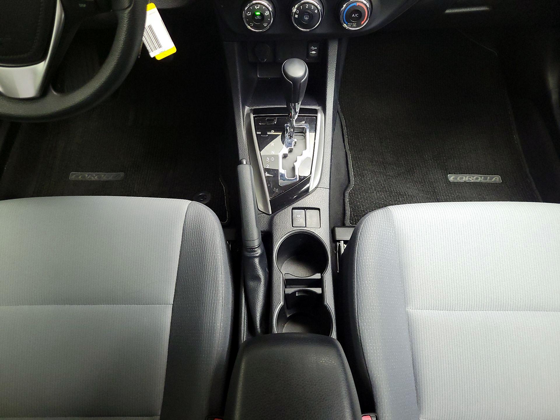 Thumbnail: 2015 Toyota Corolla - 16