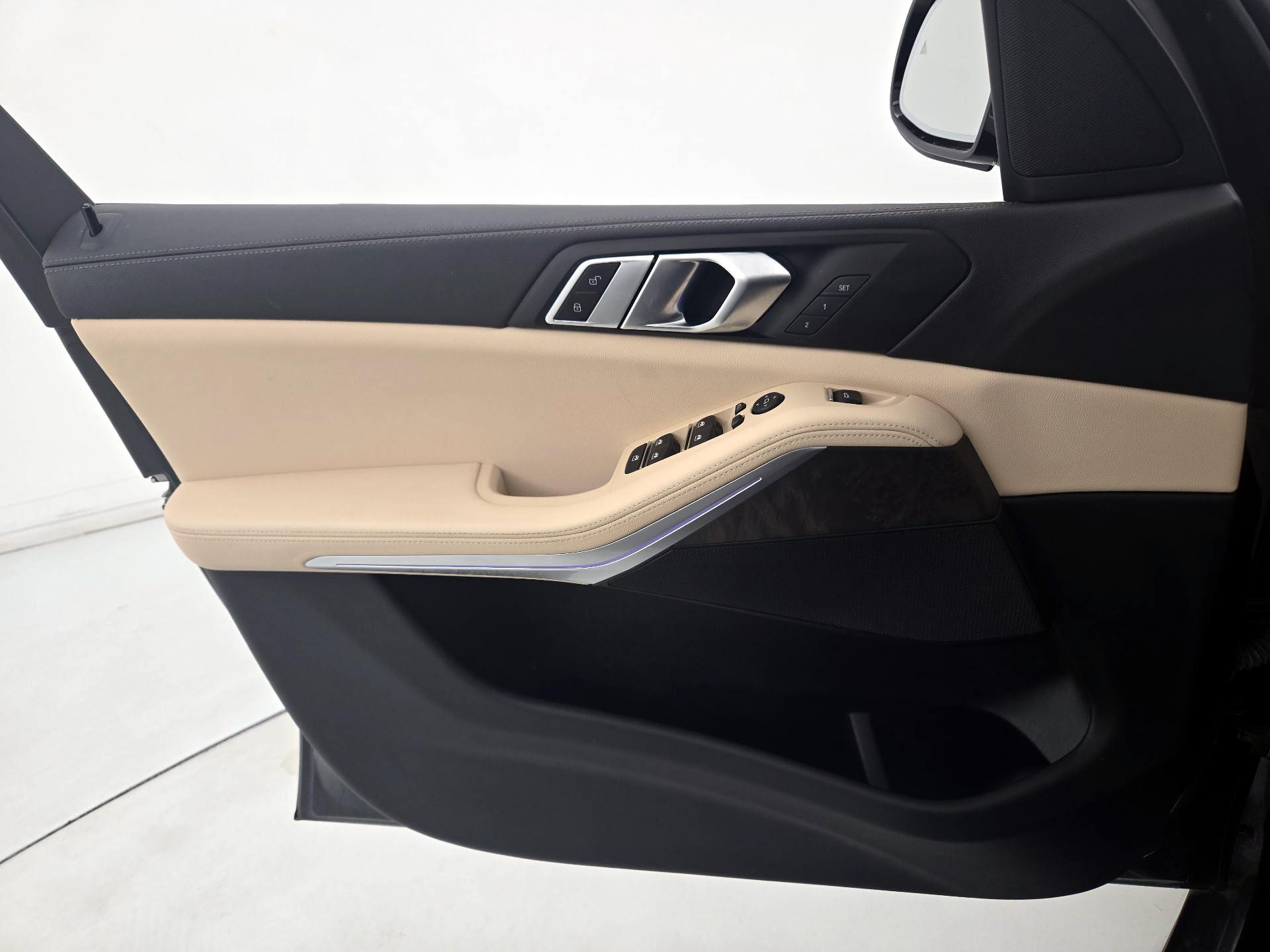 Thumbnail: 2022 BMW X5 - 12