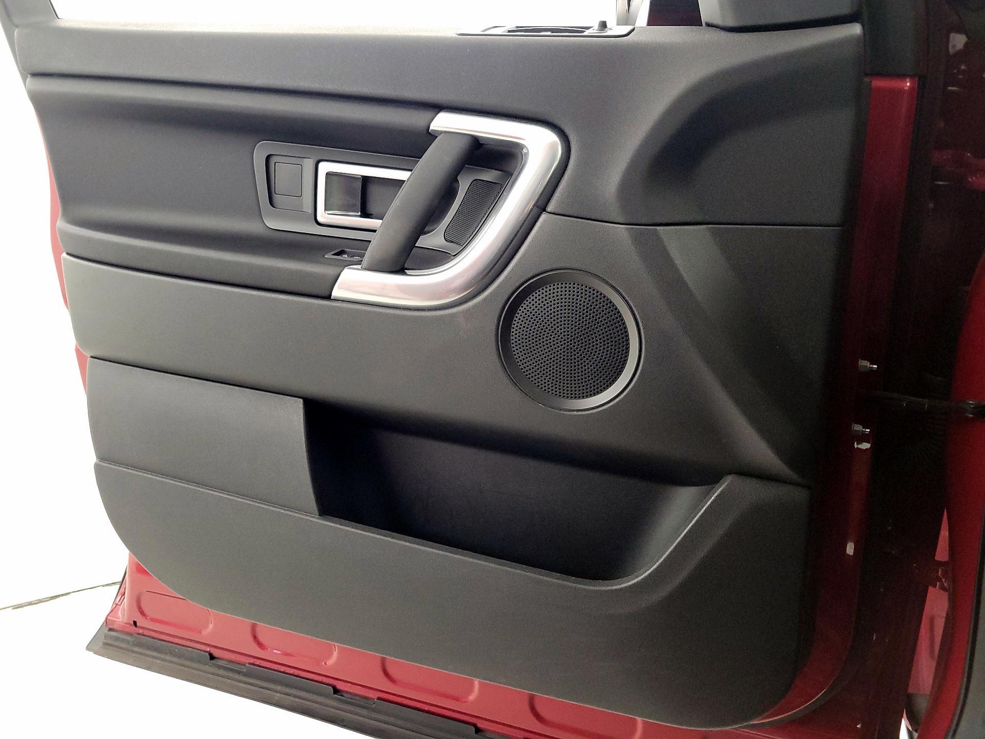 Thumbnail: 2019 Land Rover Discovery Sport - 12