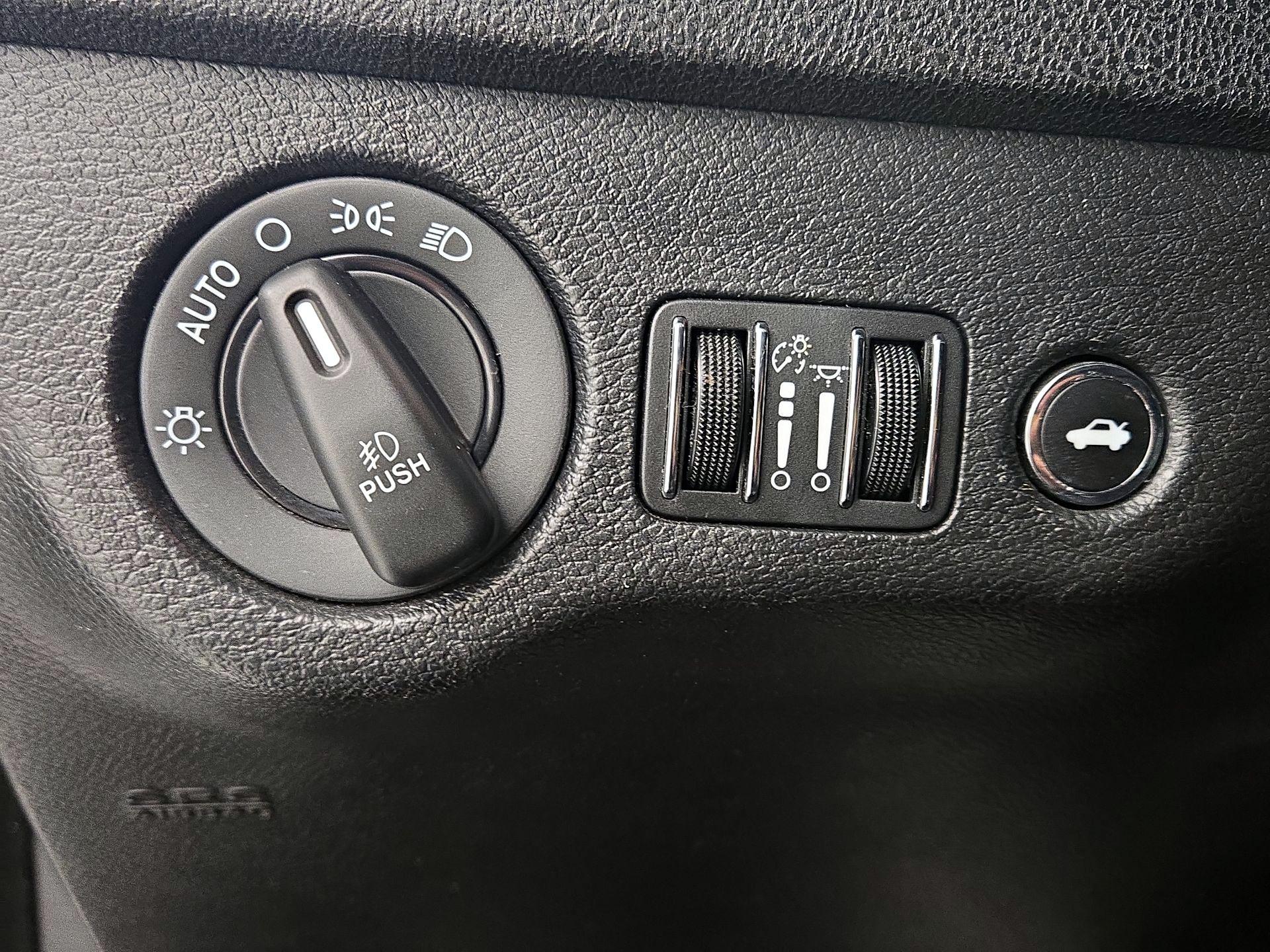 Thumbnail: 2020 Dodge Charger - 13