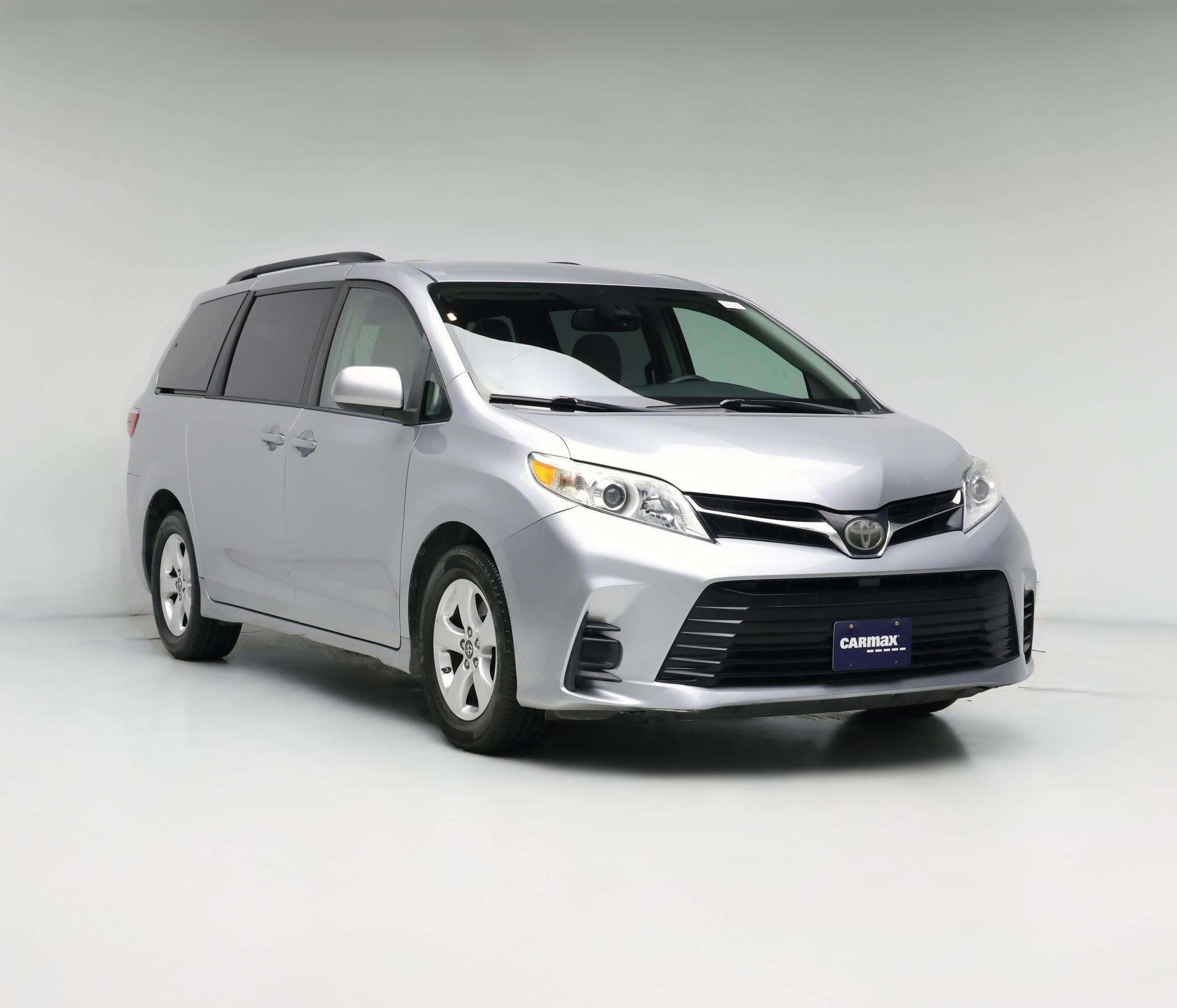 Thumbnail: 2018 Toyota Sienna - 1