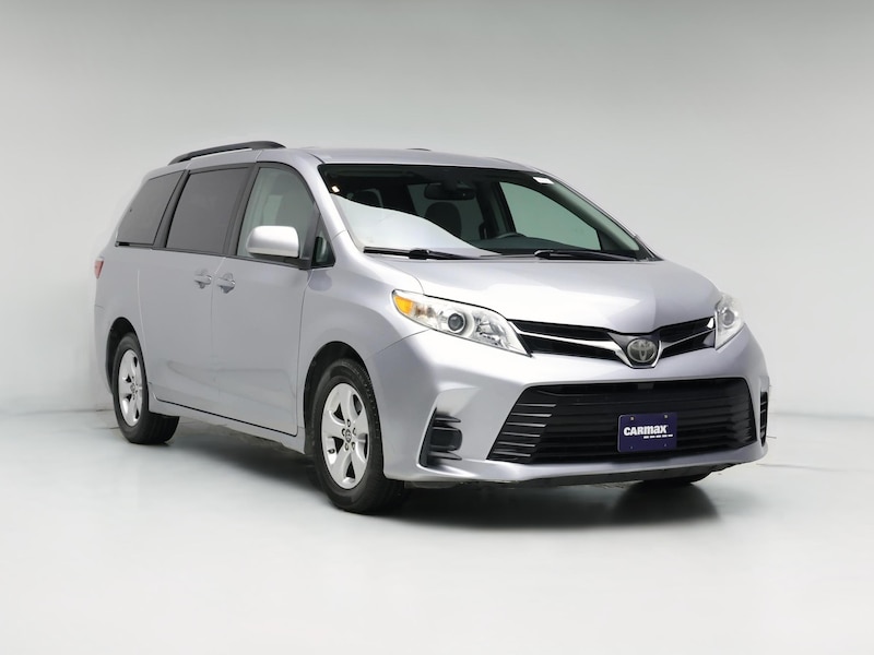2018 Toyota Sienna LE -
                  North Attleboro, MA