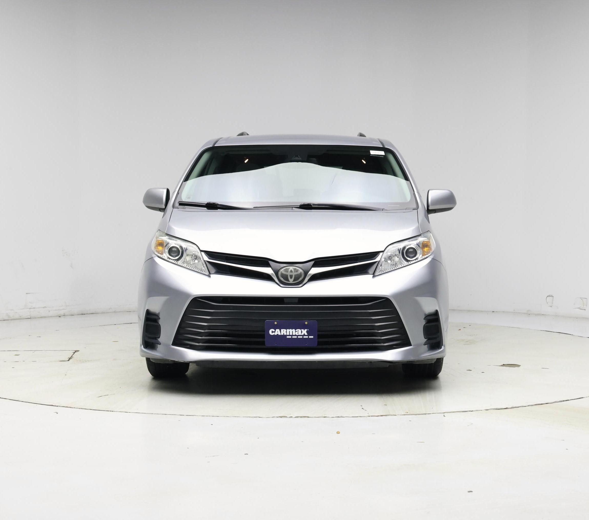 Thumbnail: 2018 Toyota Sienna - 5