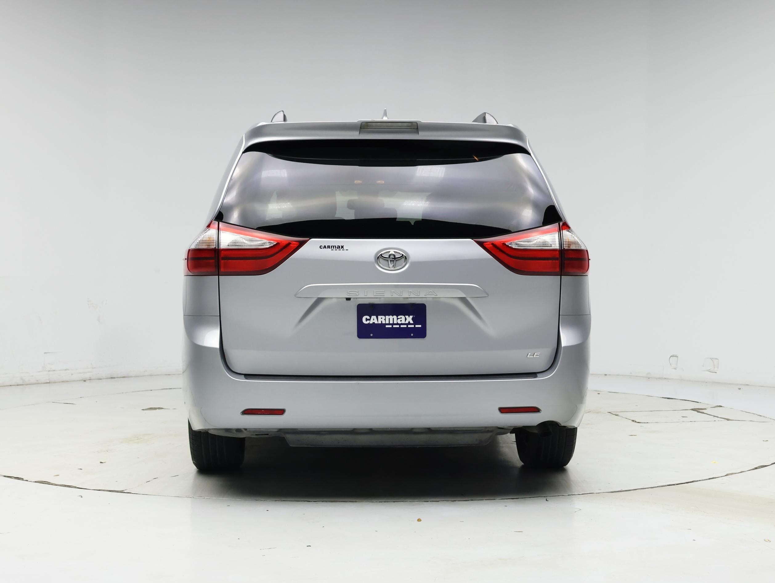 Thumbnail: 2018 Toyota Sienna - 6