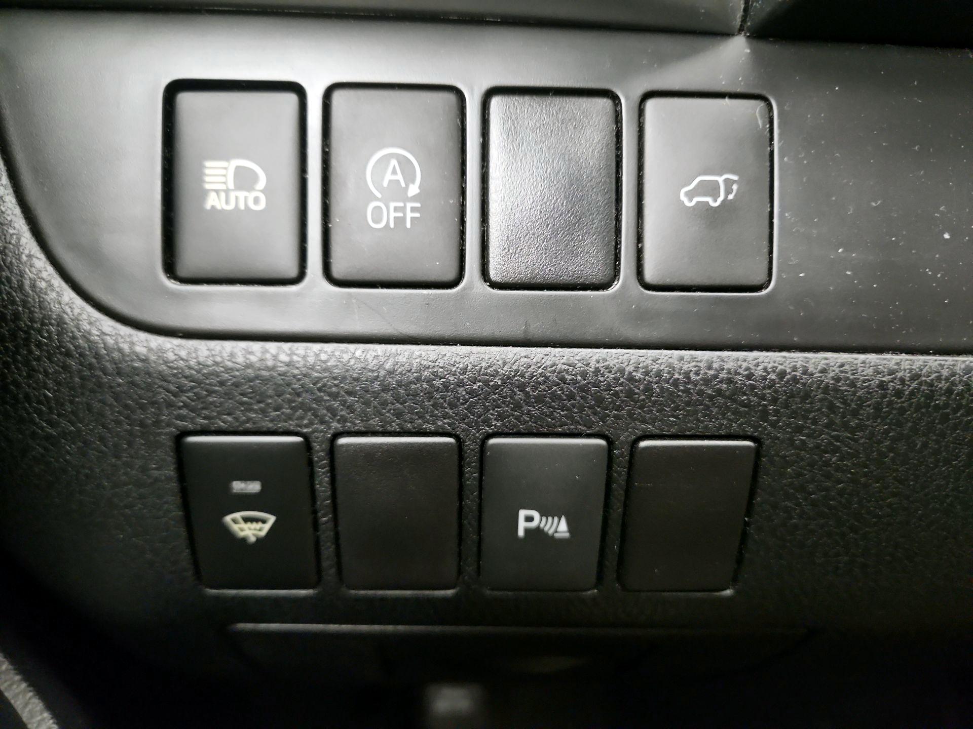 Thumbnail: 2017 Toyota Highlander - 13