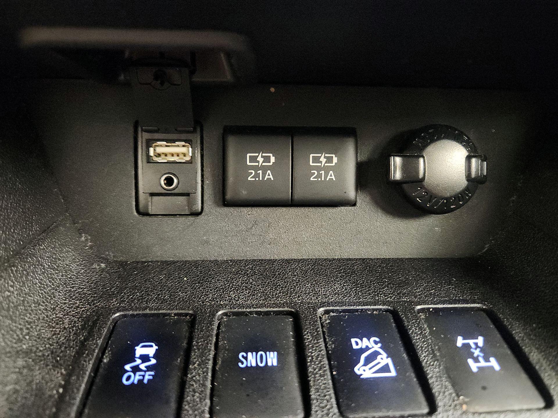 Thumbnail: 2017 Toyota Highlander - 18