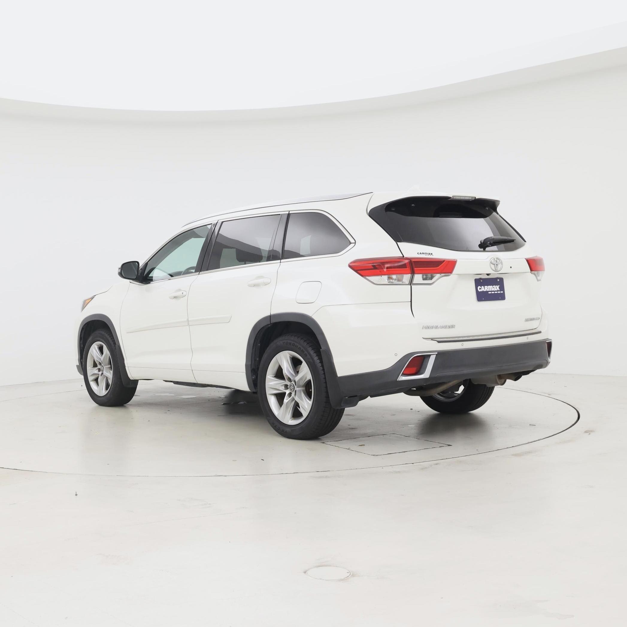 Thumbnail: 2017 Toyota Highlander - 2