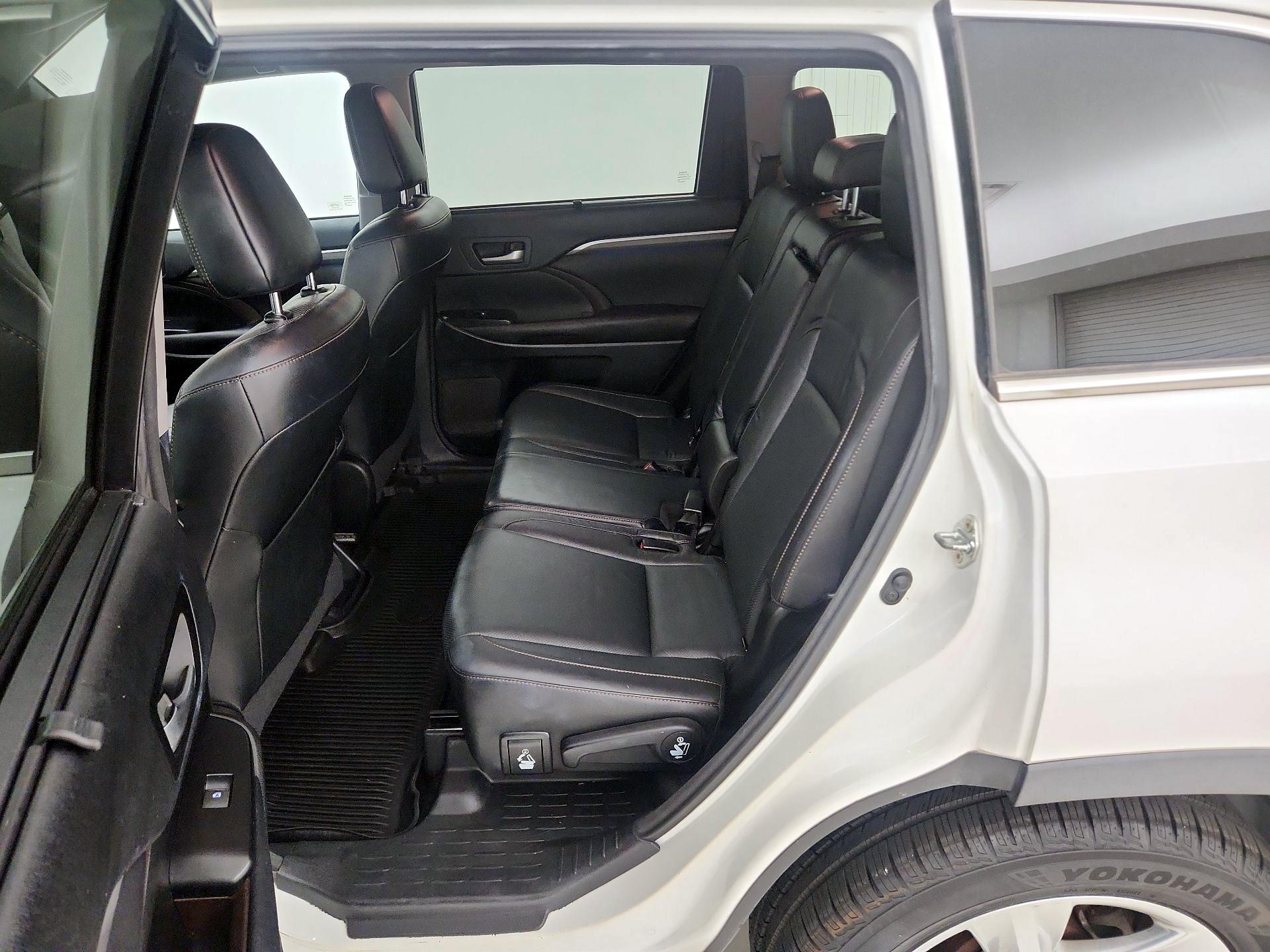 Thumbnail: 2017 Toyota Highlander - 20