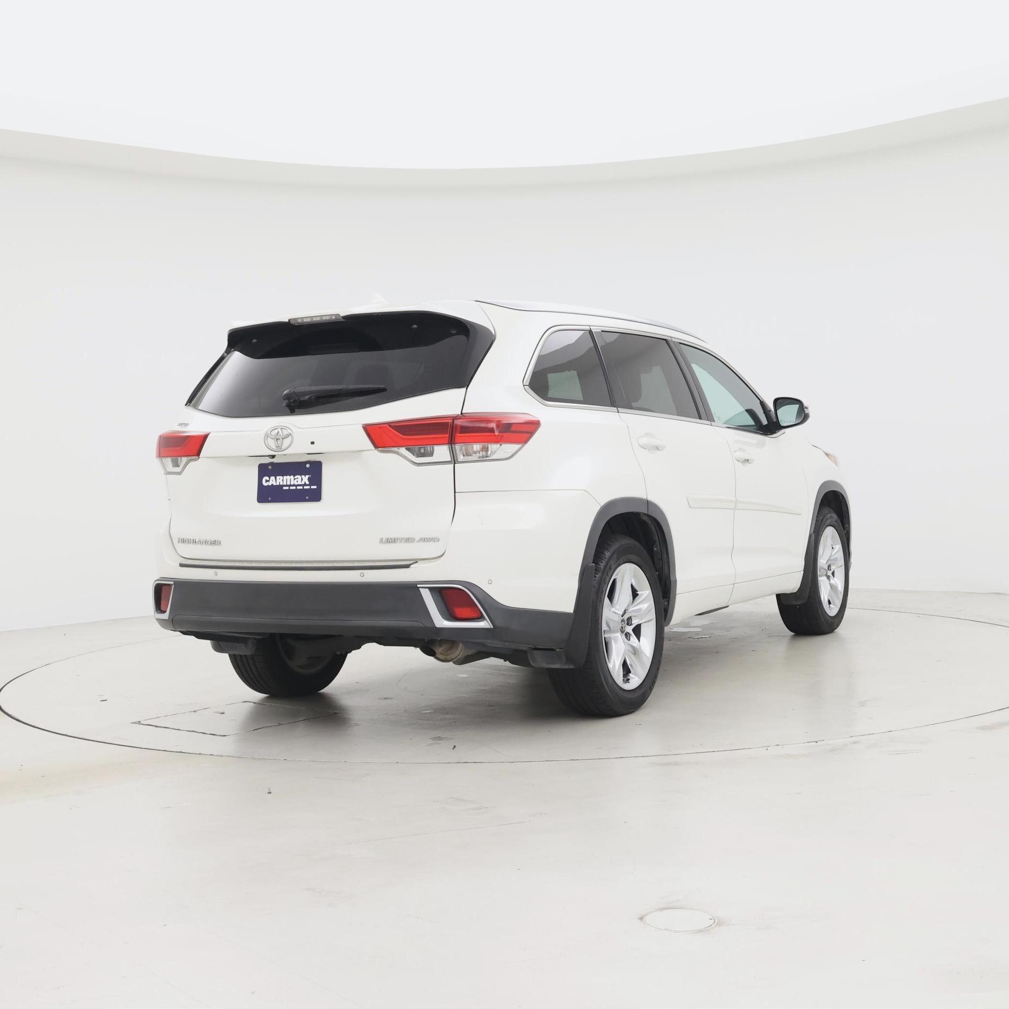 Thumbnail: 2017 Toyota Highlander - 8