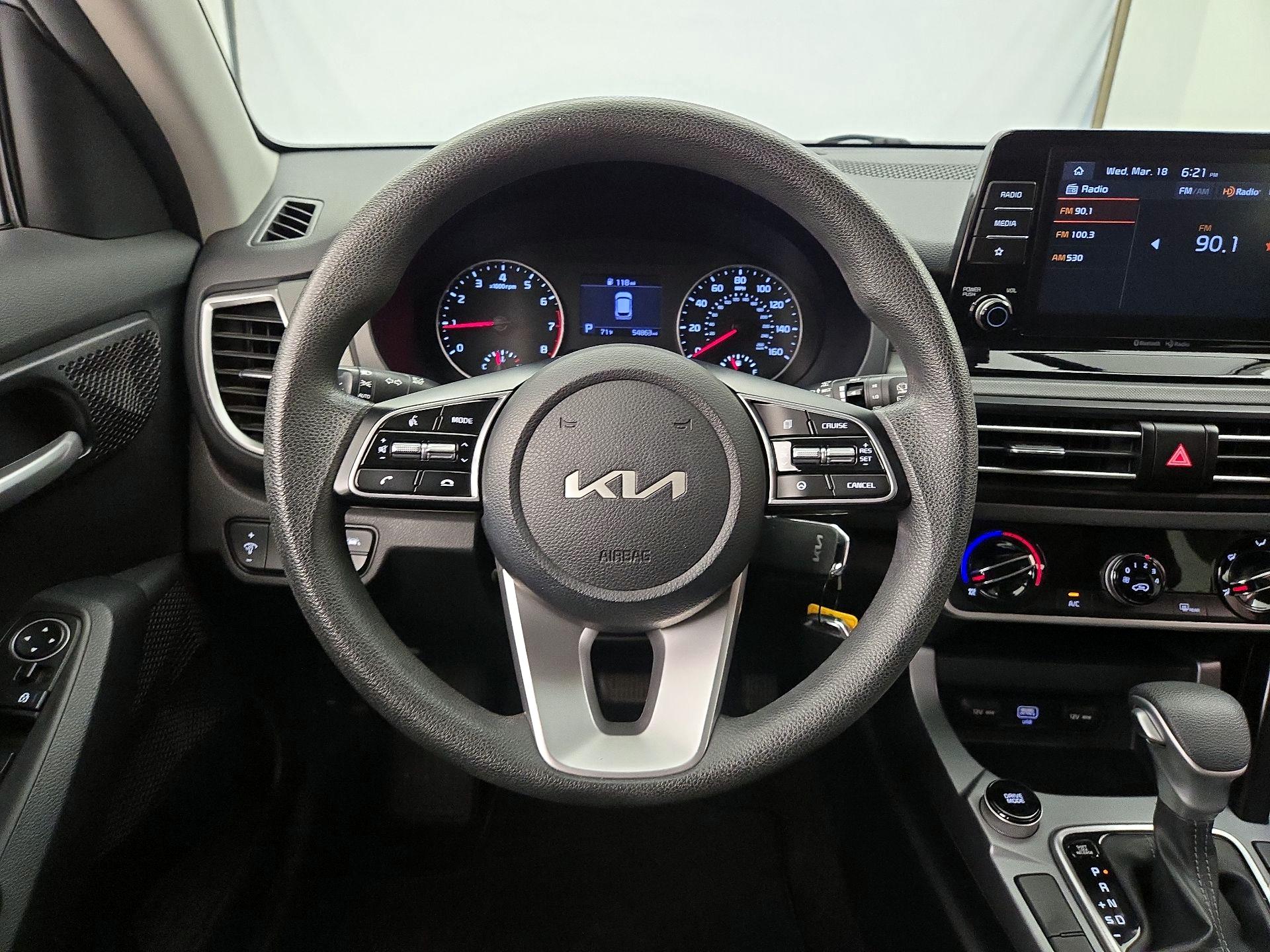 Thumbnail: 2023 Kia Seltos - 10