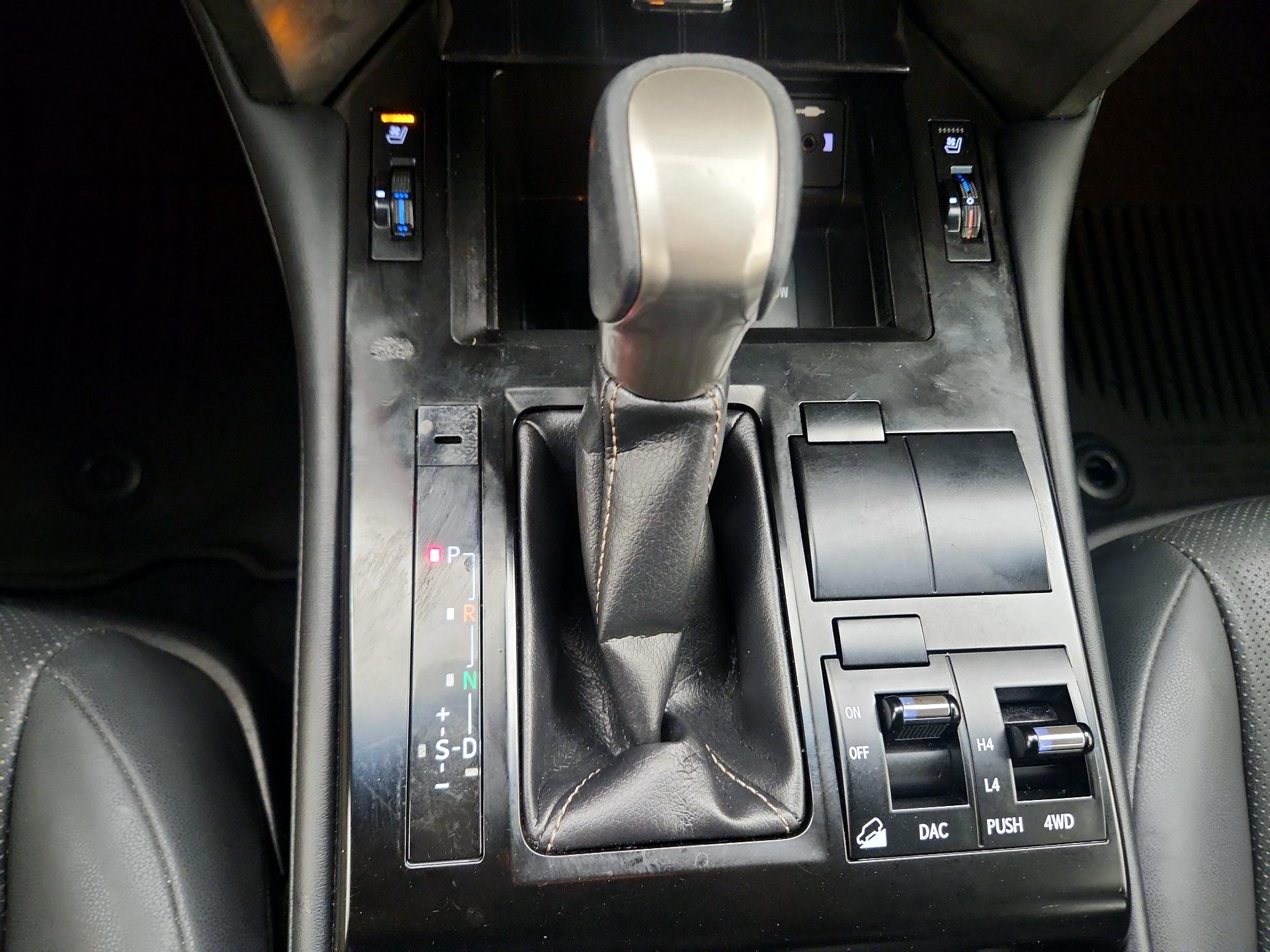 Thumbnail: 2020 Lexus GX - 18