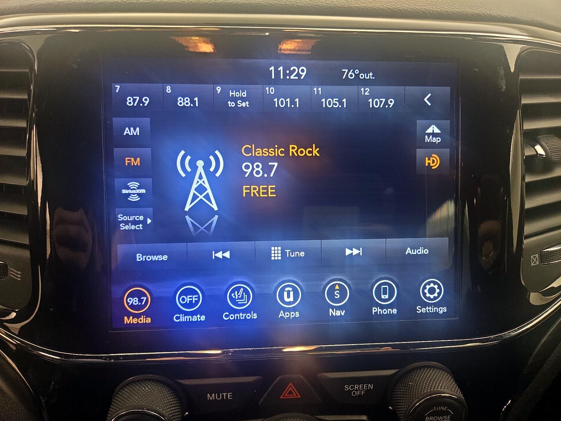 Thumbnail: 2022 Jeep Grand Cherokee - 16