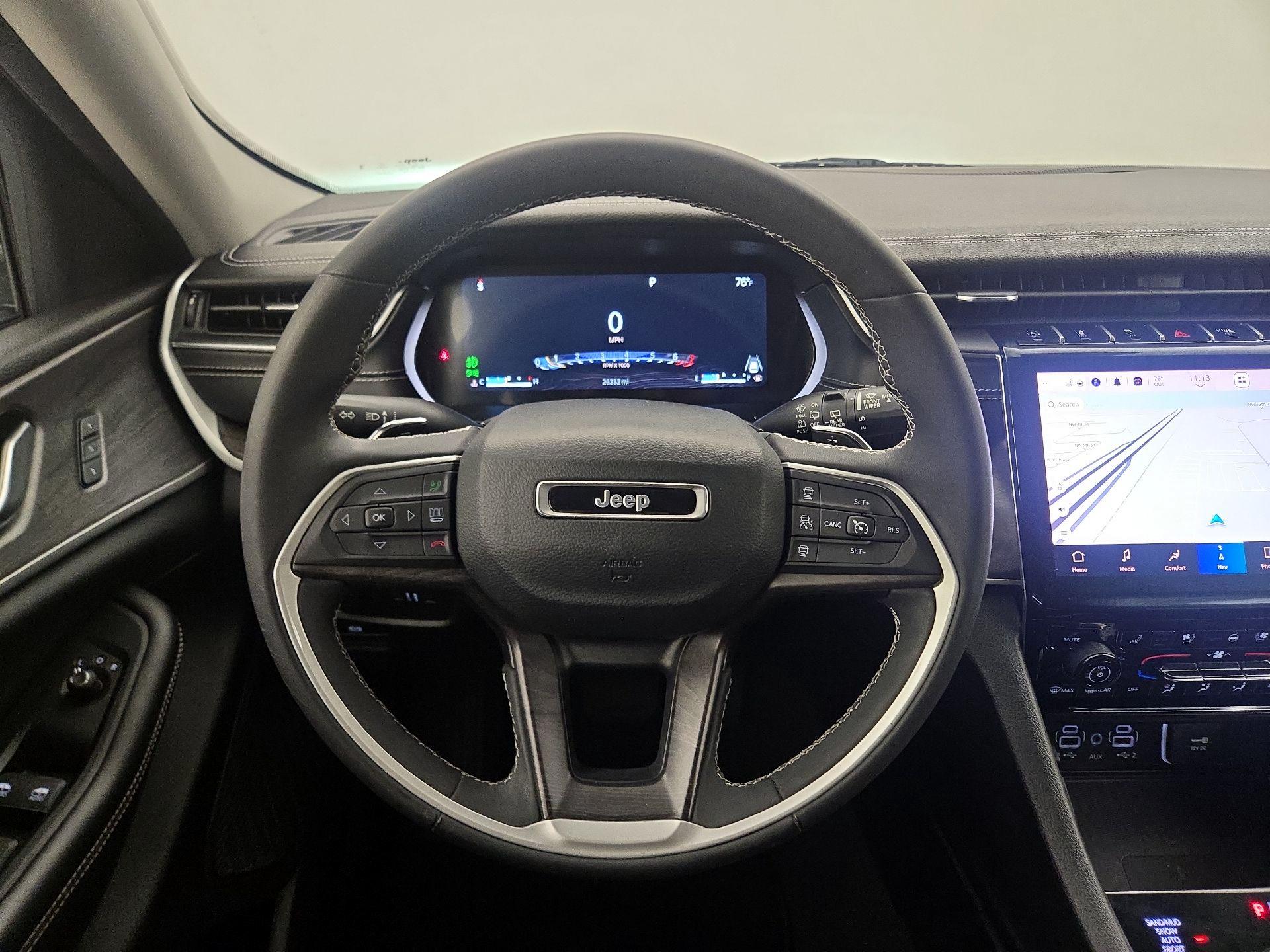 Thumbnail: 2023 Jeep Grand Cherokee - 10