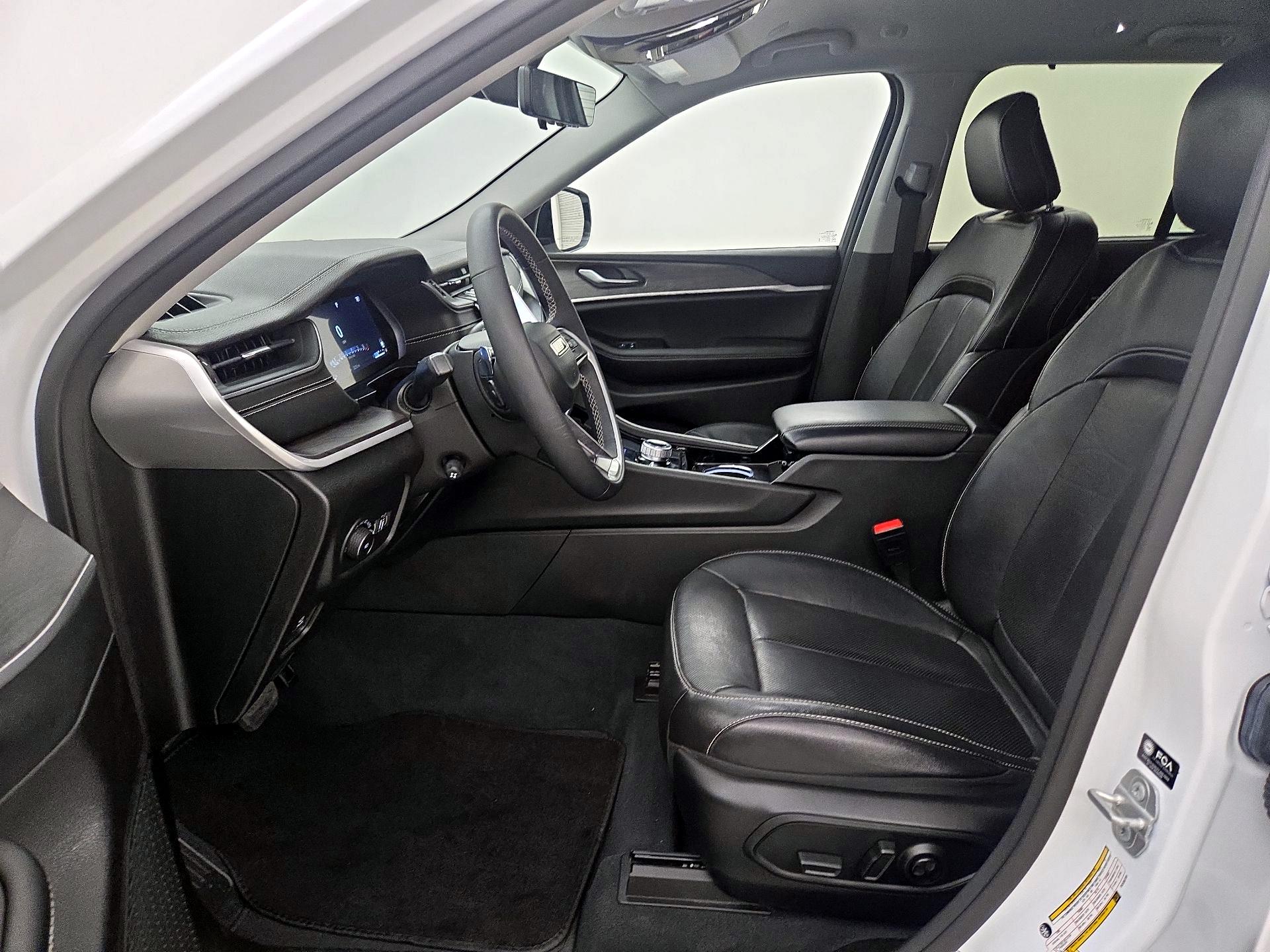 Thumbnail: 2023 Jeep Grand Cherokee - 11