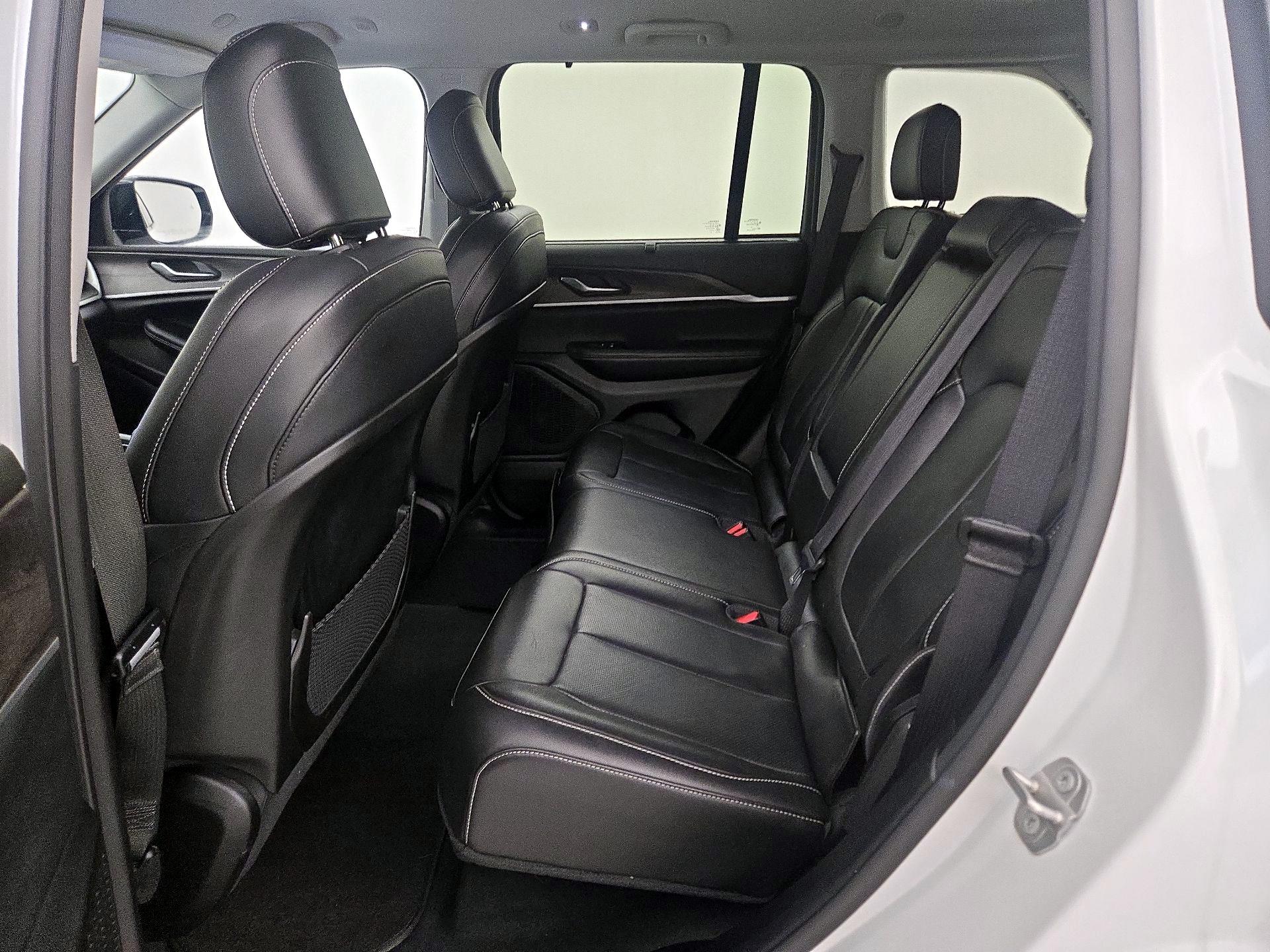 Thumbnail: 2023 Jeep Grand Cherokee - 20