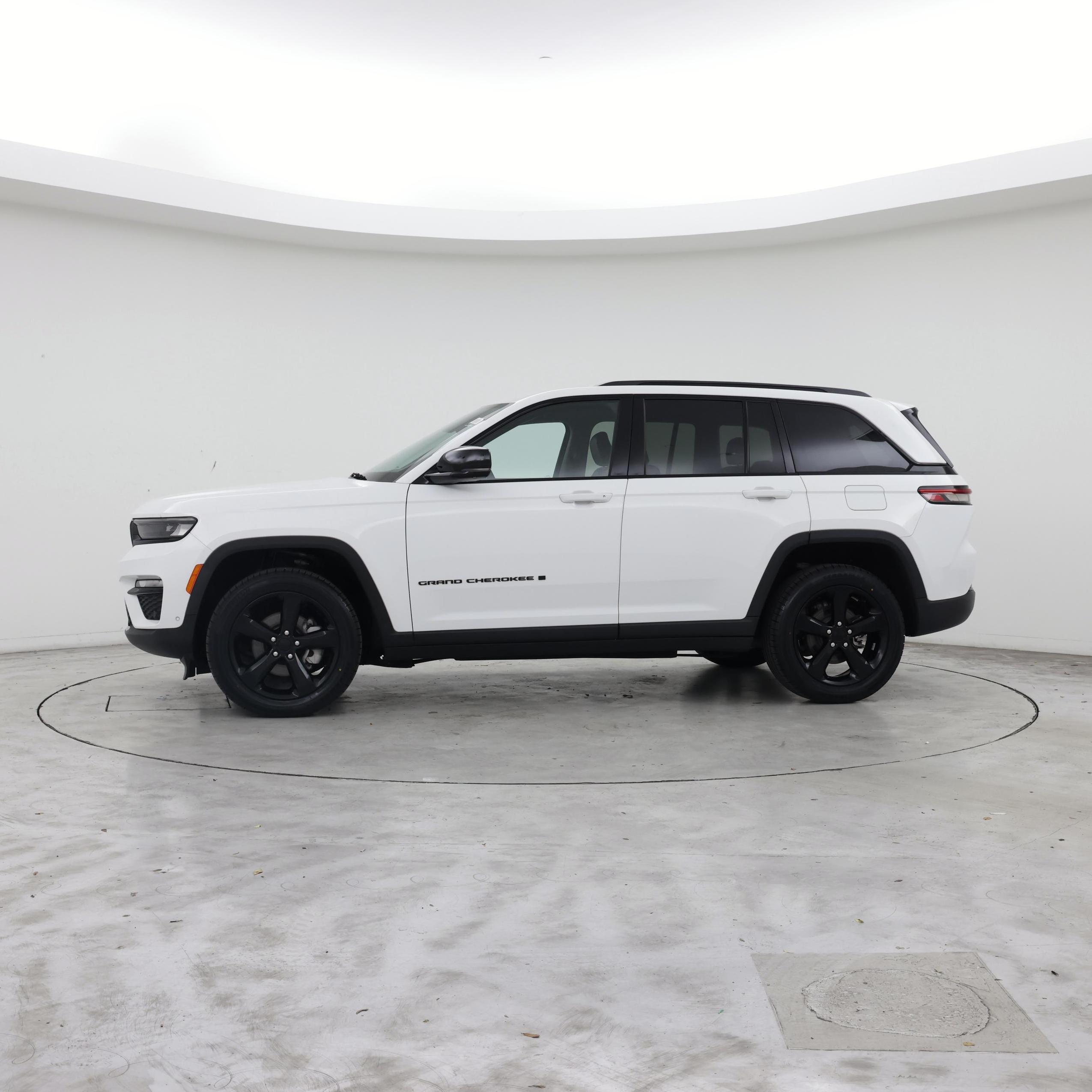 Thumbnail: 2023 Jeep Grand Cherokee - 3