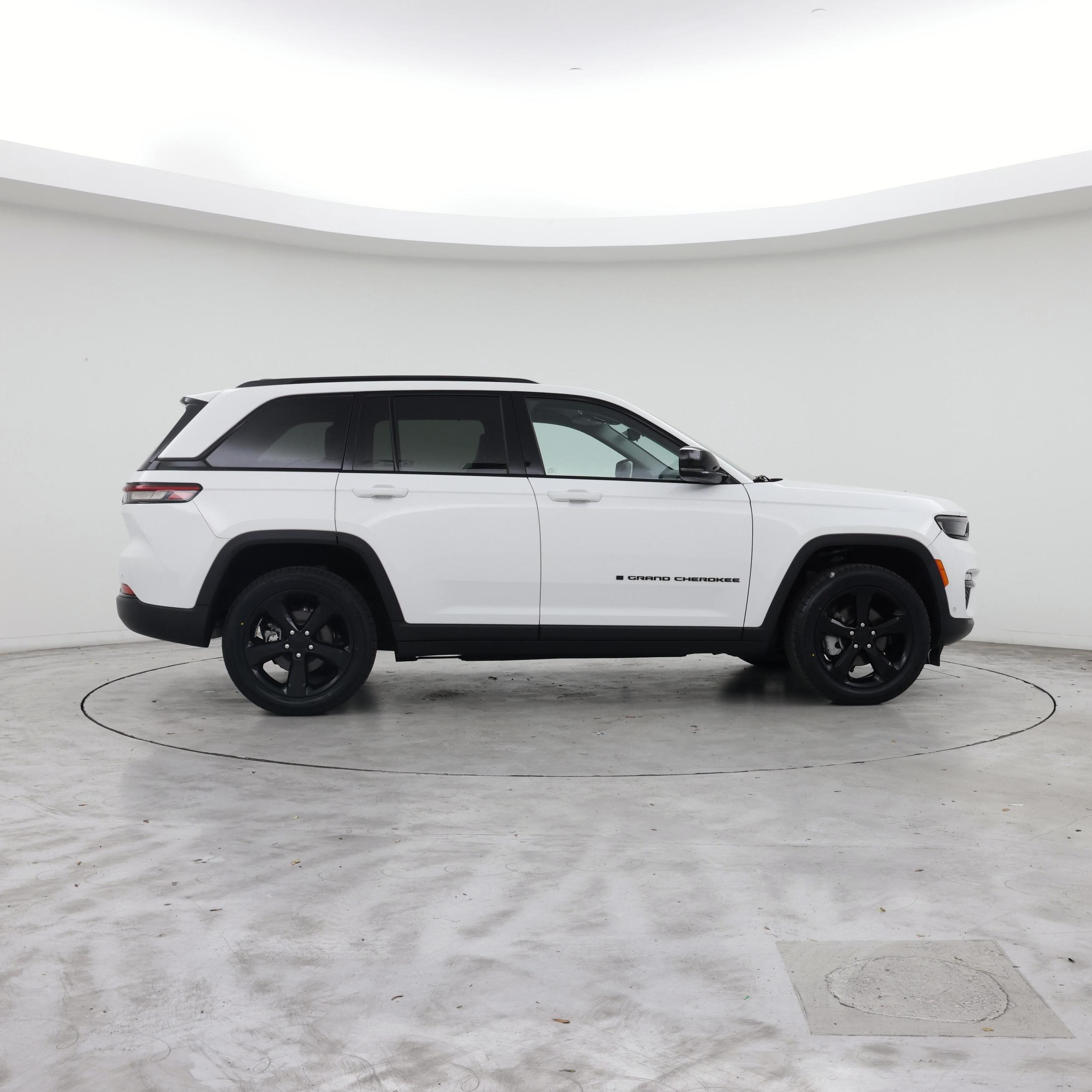 Thumbnail: 2023 Jeep Grand Cherokee - 7