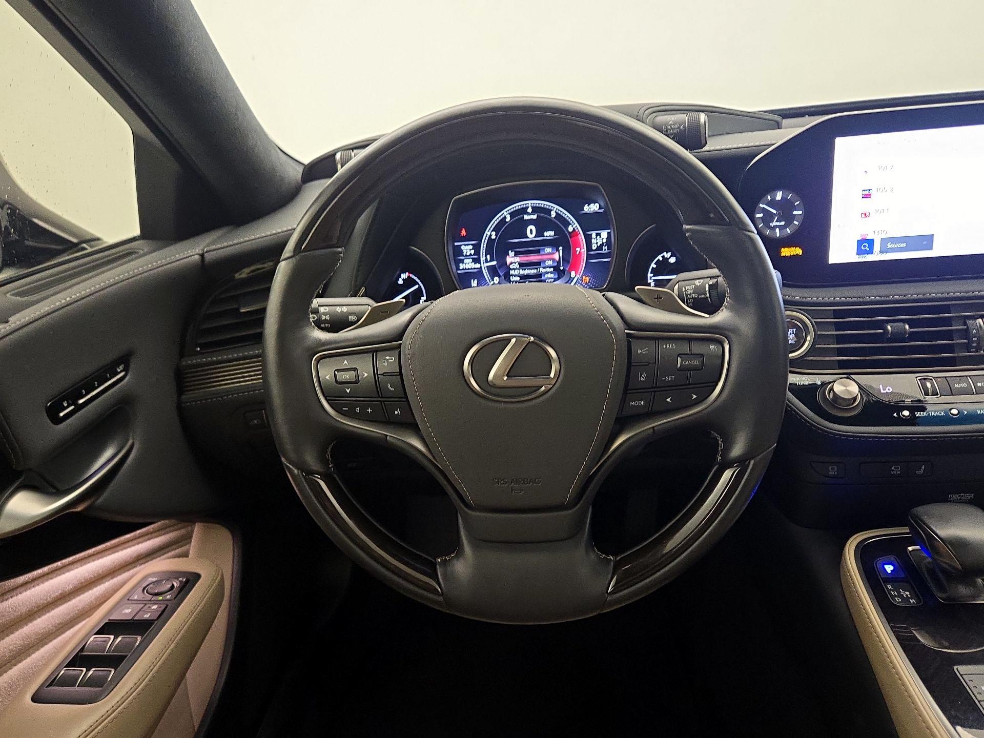 Thumbnail: 2023 Lexus LS - 10