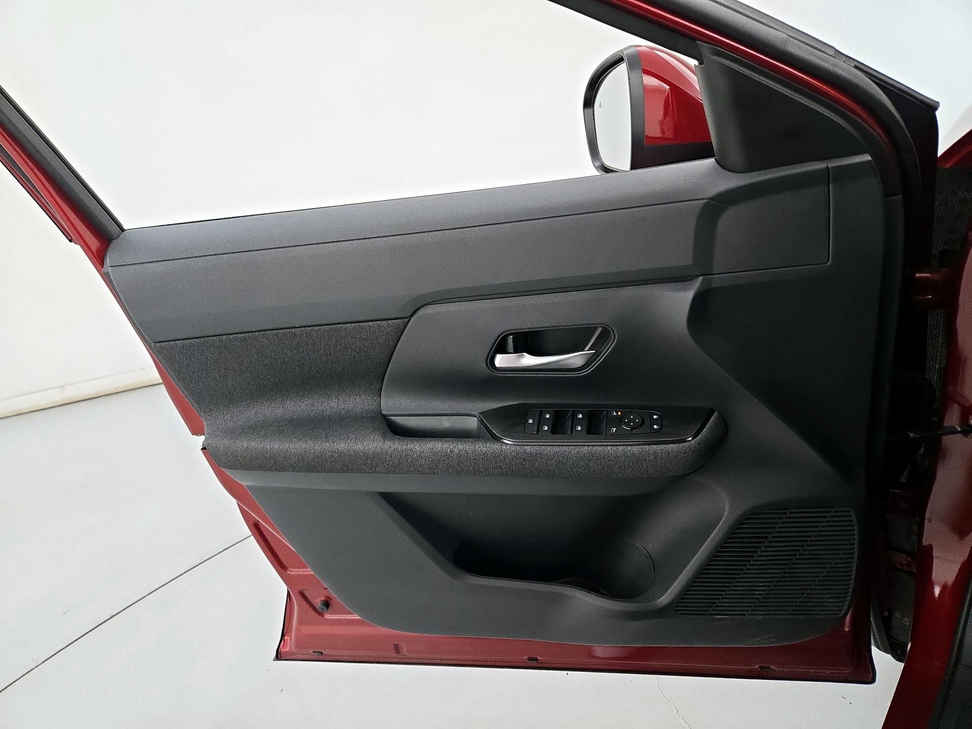 Thumbnail: 2025 Nissan Kicks - 12