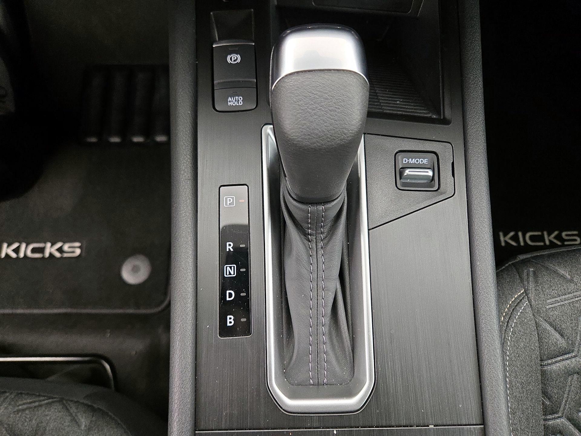 Thumbnail: 2025 Nissan Kicks - 17