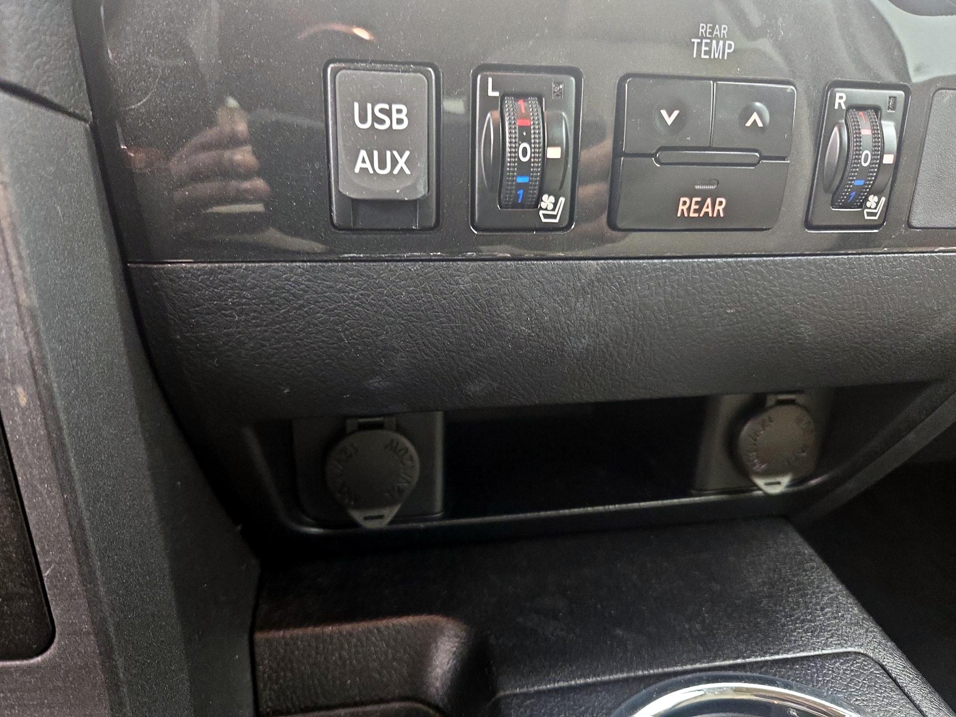 Thumbnail: 2019 Toyota Sequoia - 18