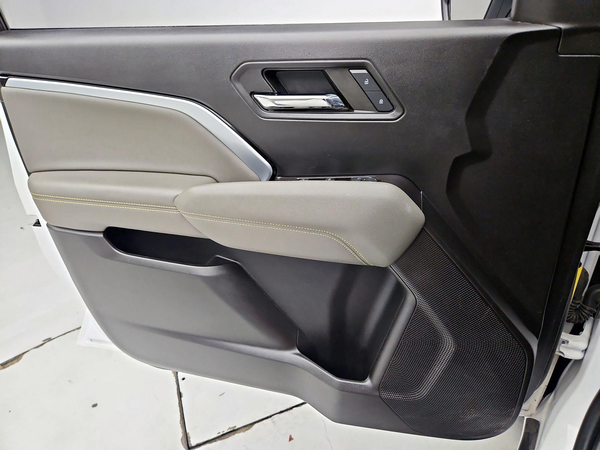 Thumbnail: 2024 Chevrolet Colorado - 12