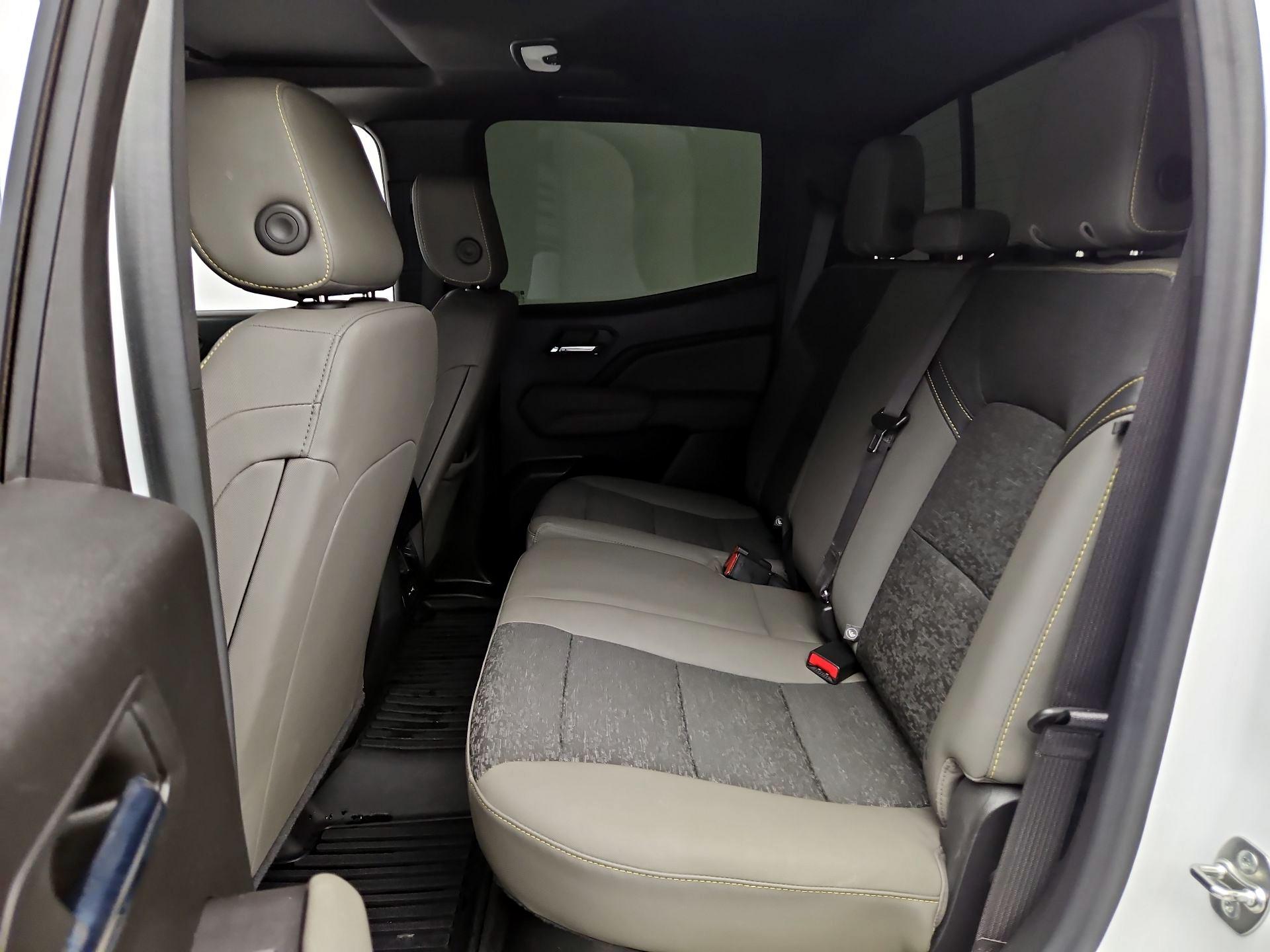 Thumbnail: 2024 Chevrolet Colorado - 20