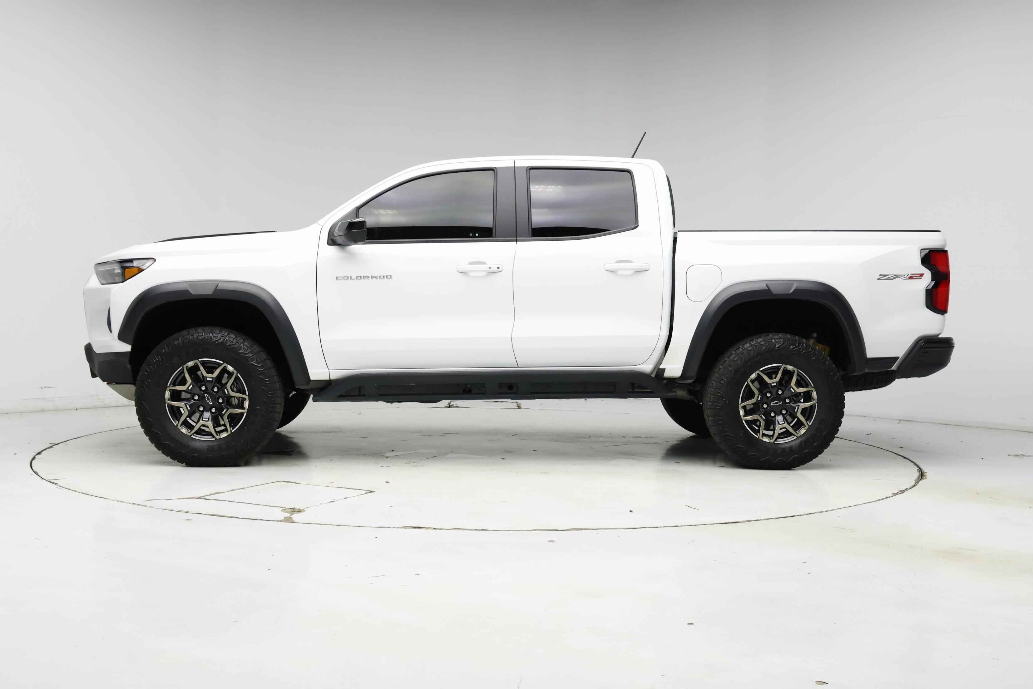 Thumbnail: 2024 Chevrolet Colorado - 3