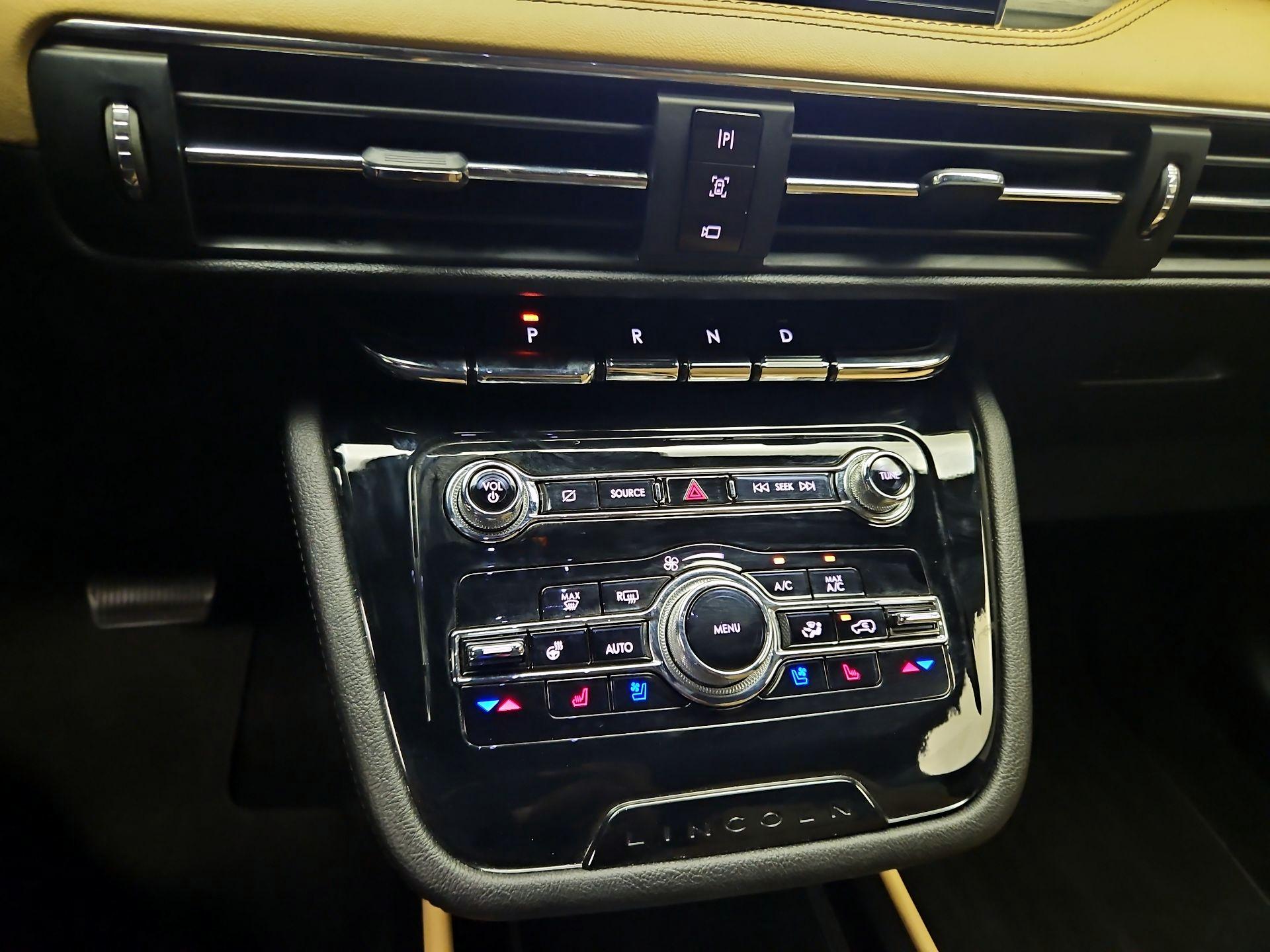 Thumbnail: 2021 Lincoln Corsair - 15