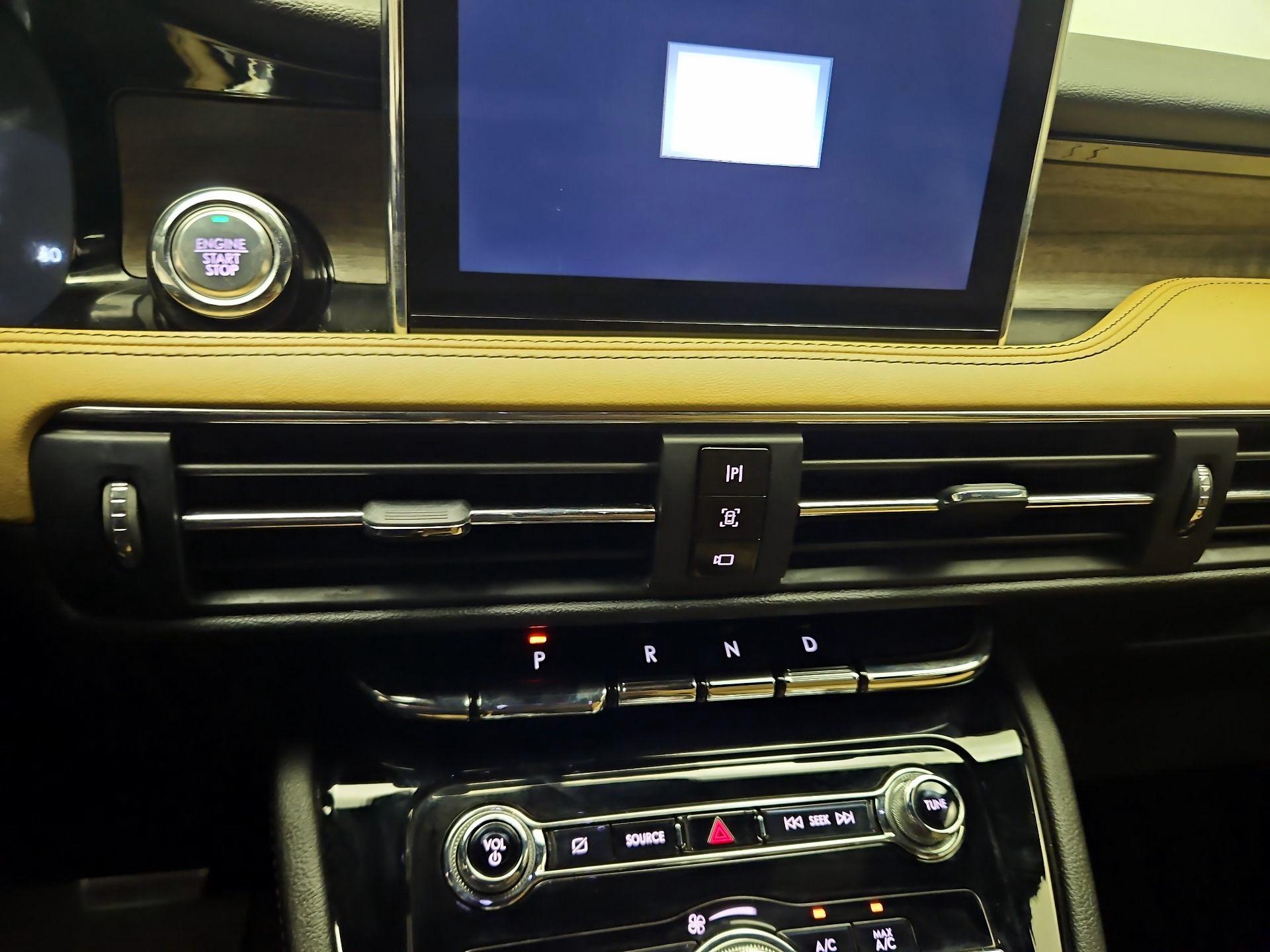 Thumbnail: 2021 Lincoln Corsair - 16