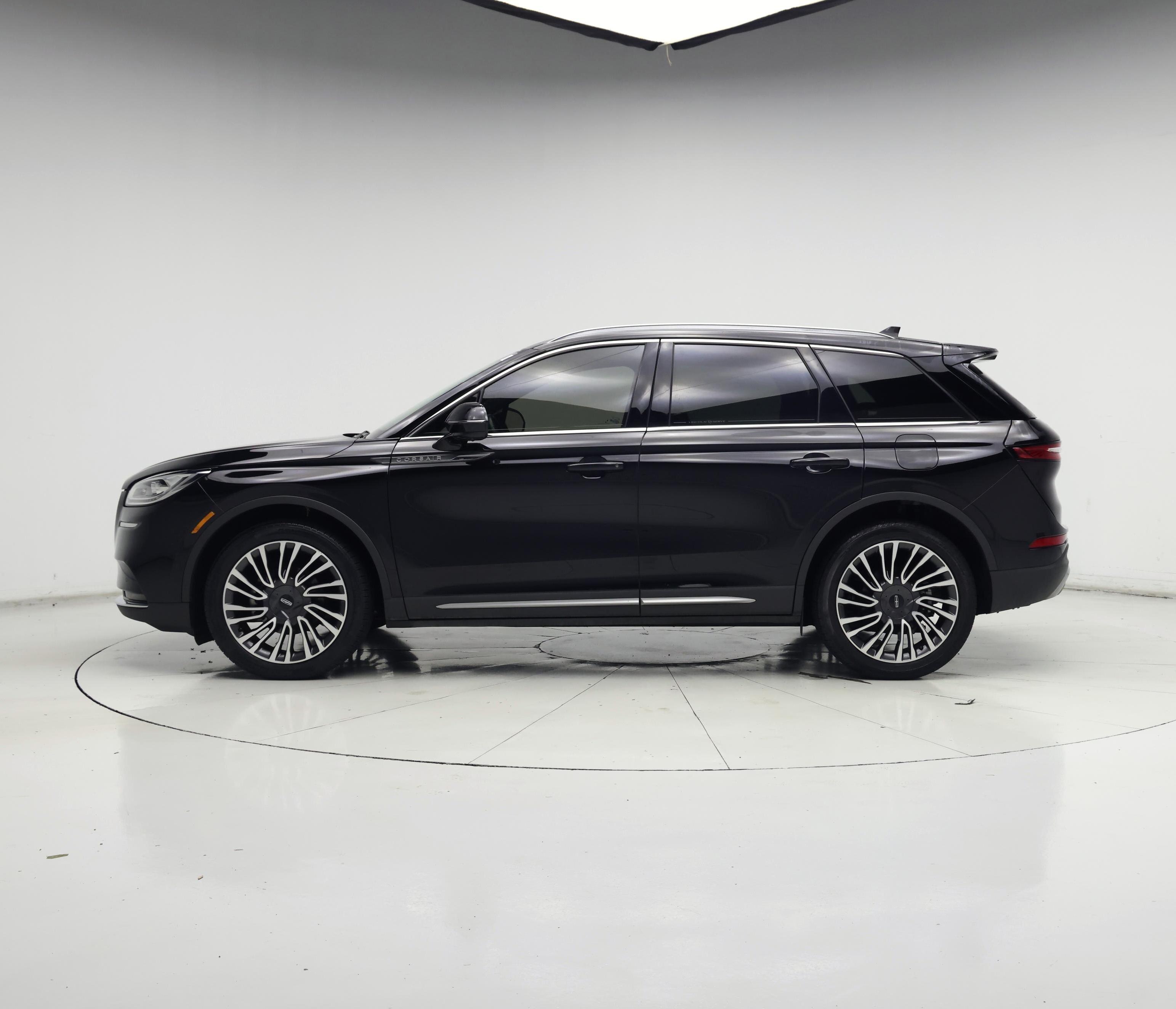 Thumbnail: 2021 Lincoln Corsair - 3