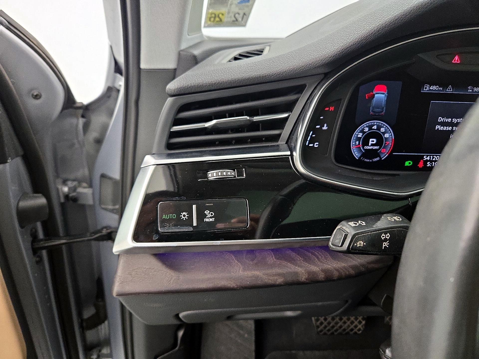 Thumbnail: 2020 Audi Q7 - 13