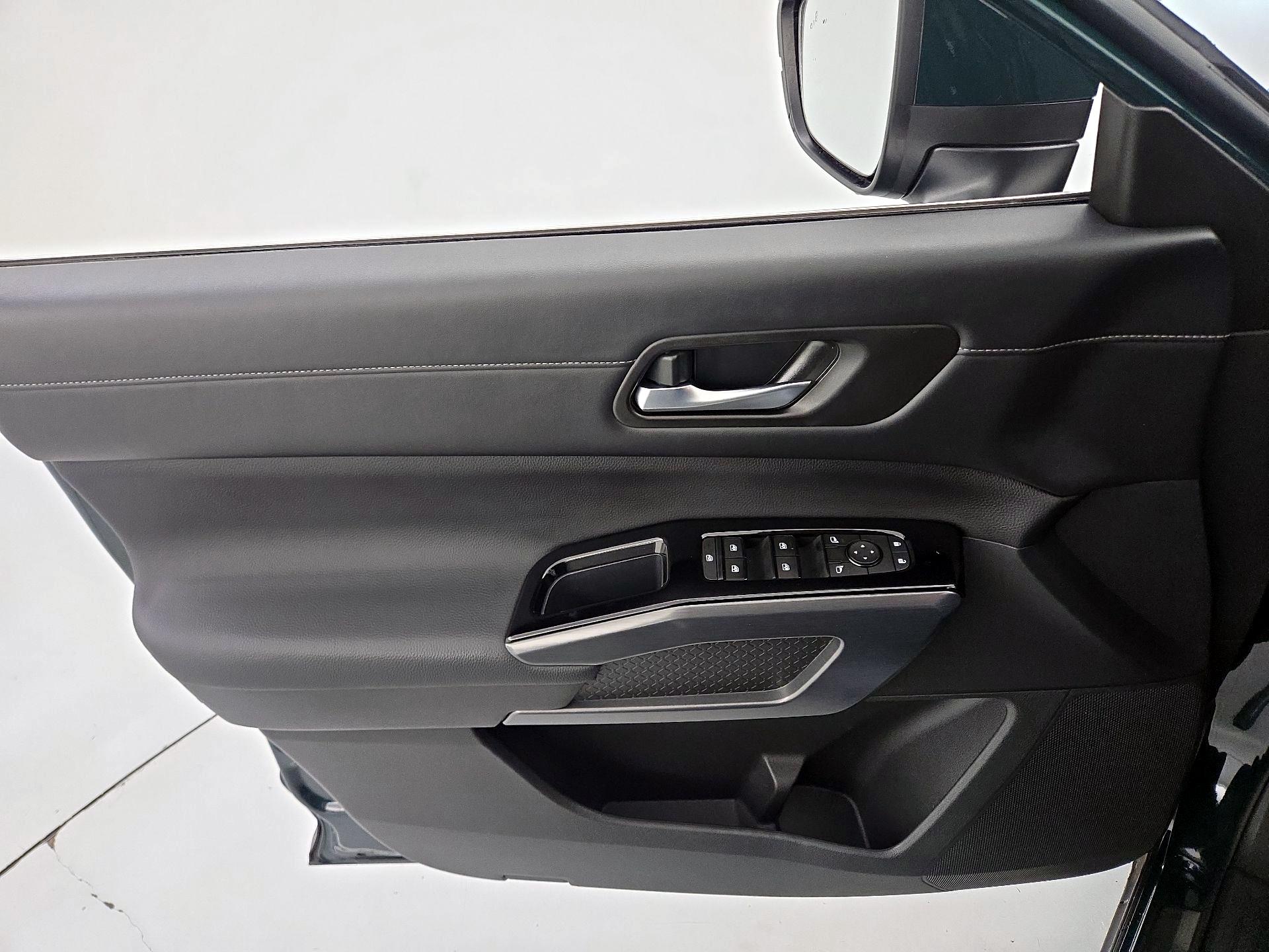 Thumbnail: 2024 Nissan Pathfinder - 12