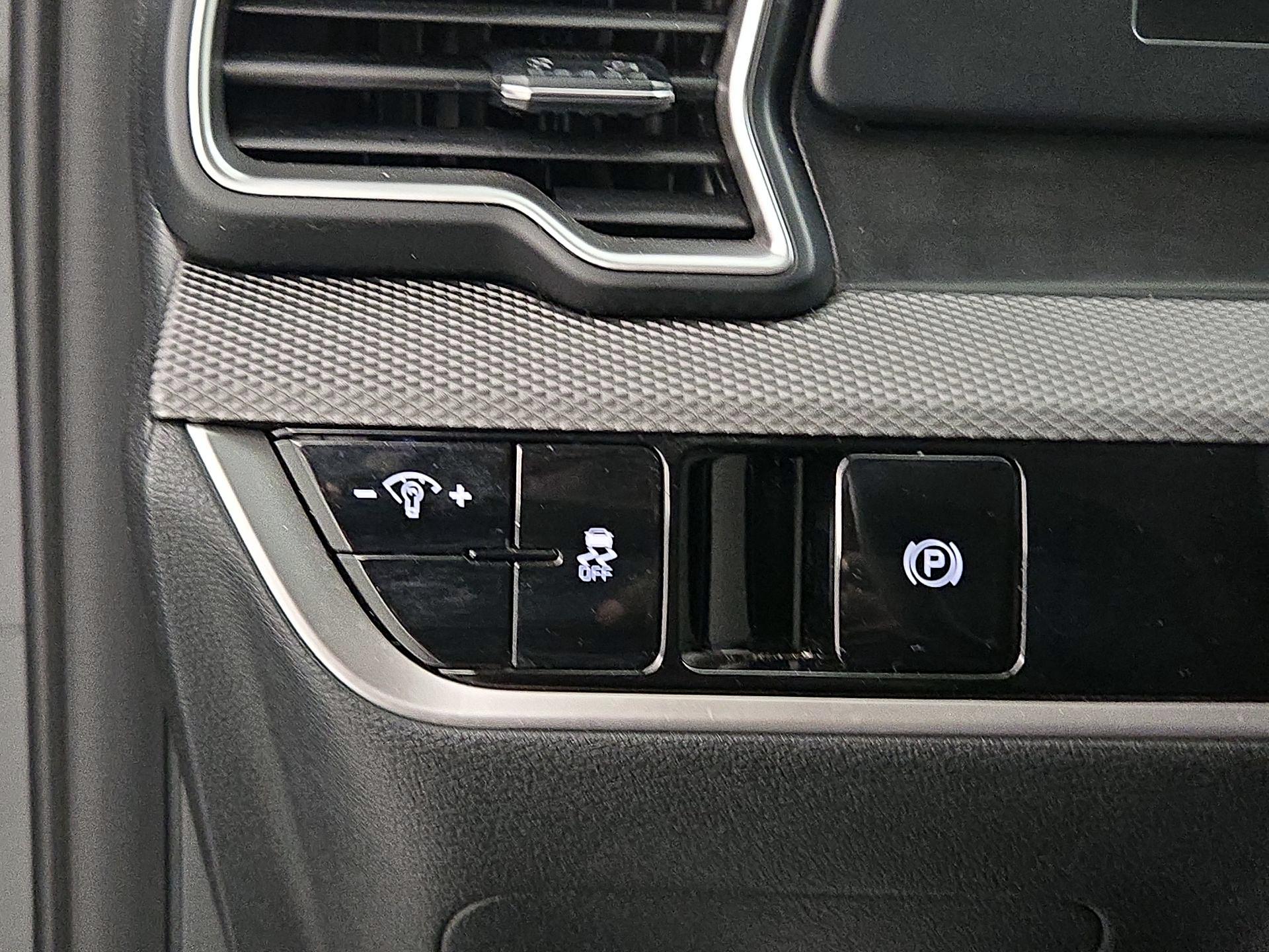 Thumbnail: 2025 Kia Sportage - 13