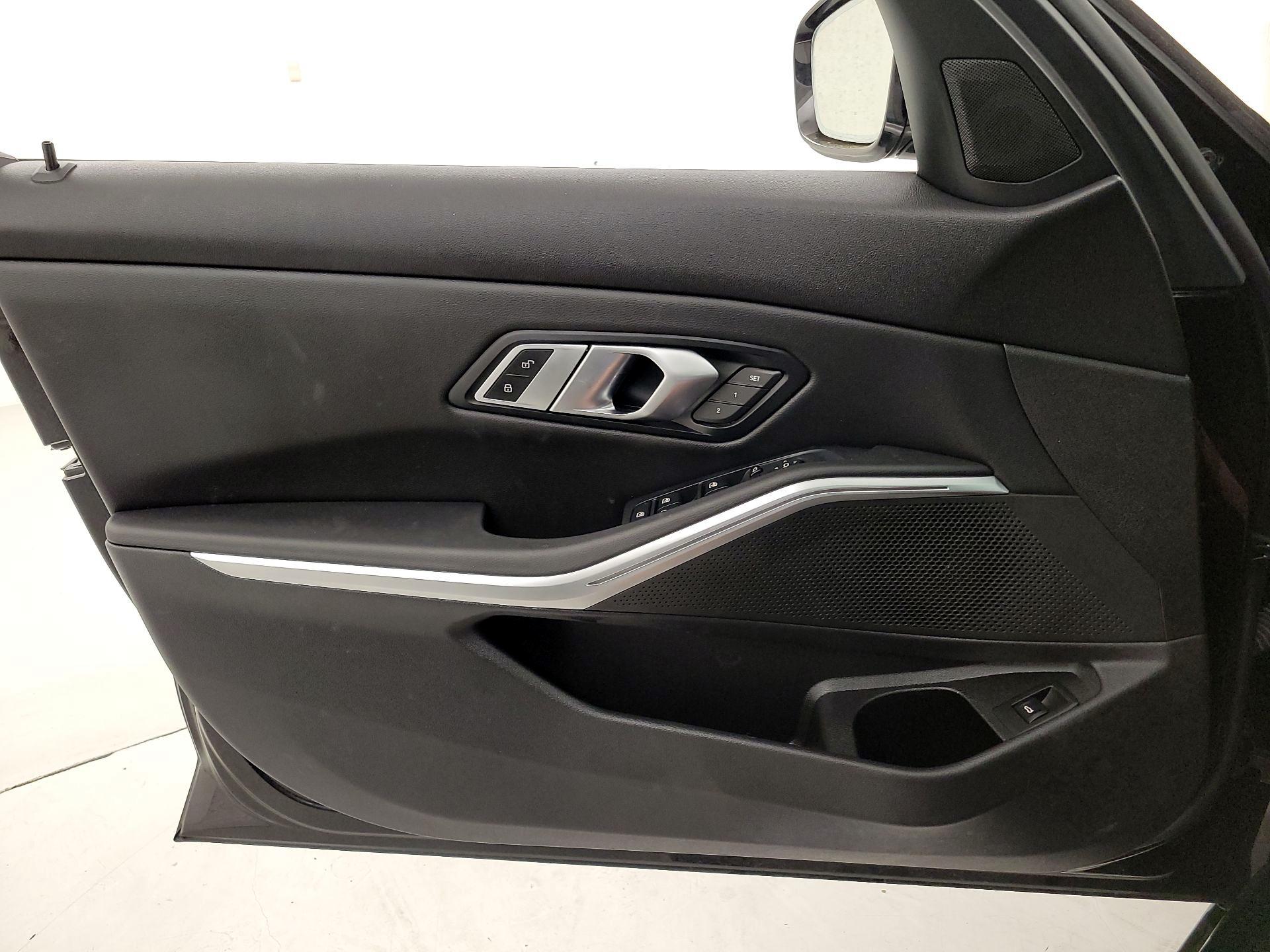 Thumbnail: 2022 BMW 3 Series - 12