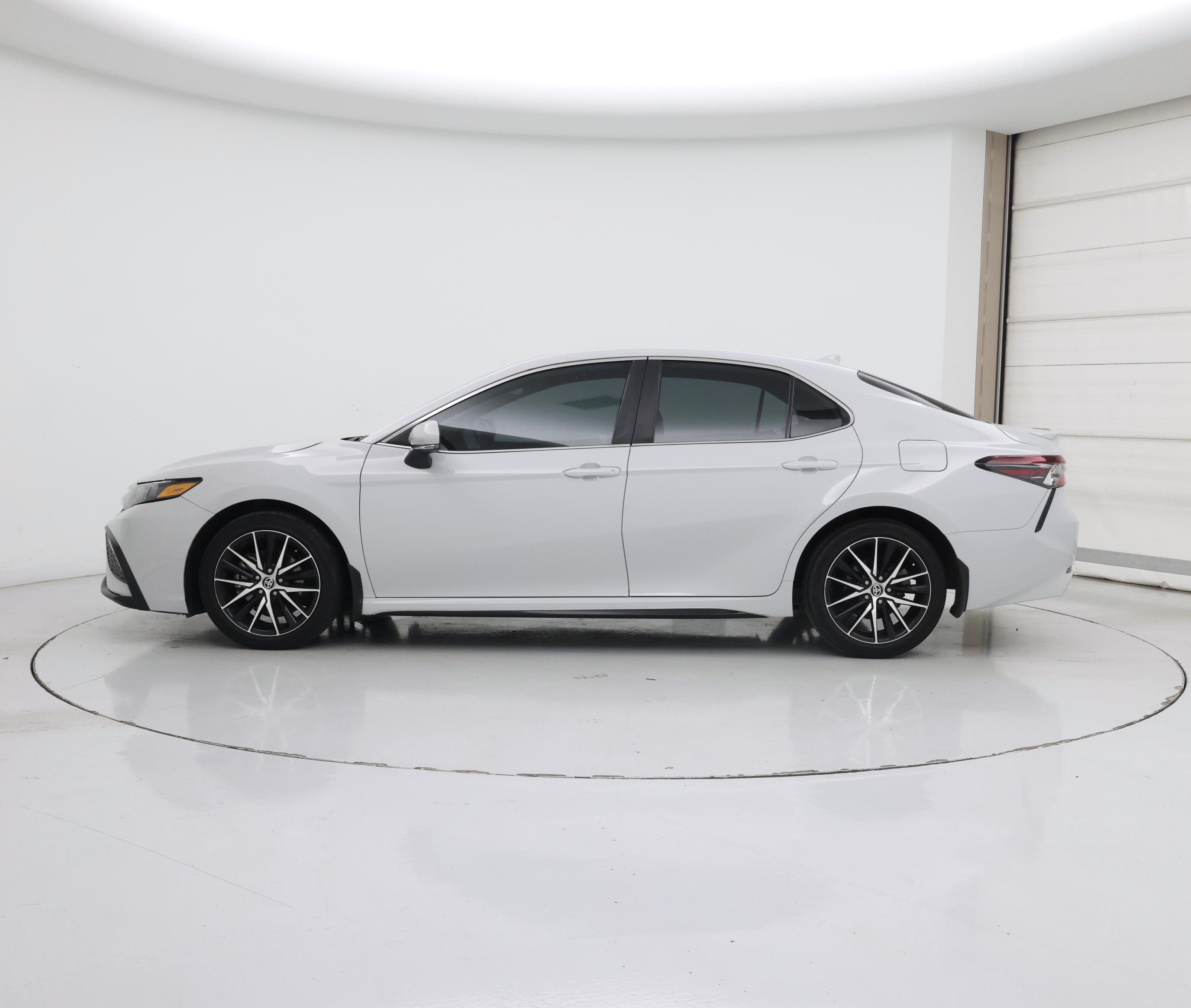 Thumbnail: 2024 Toyota Camry - 3