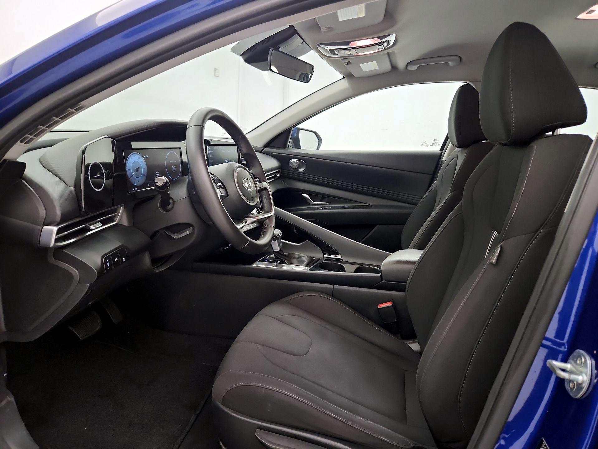 Thumbnail: 2022 Hyundai Elantra - 11