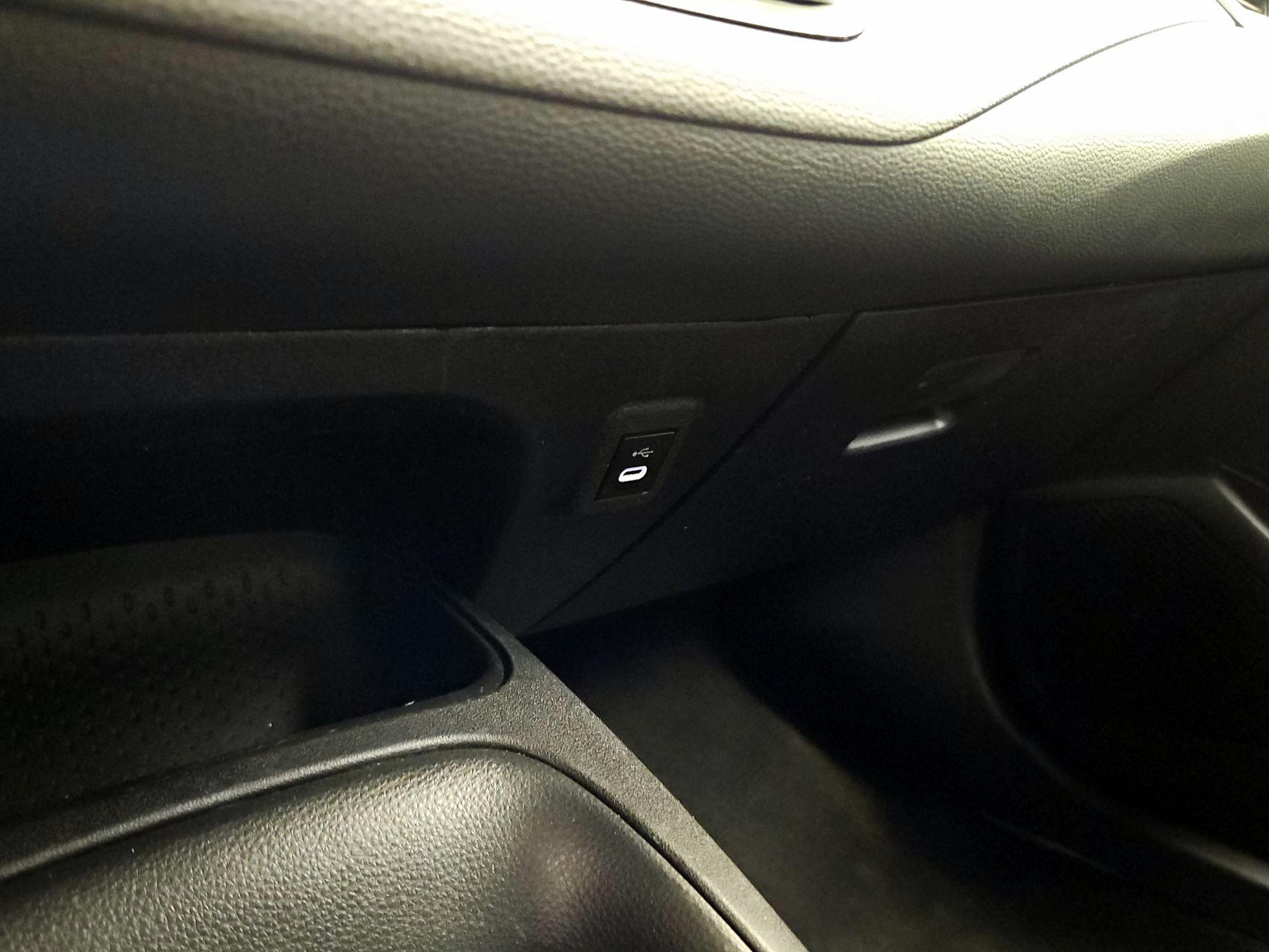 Thumbnail: 2023 Toyota Corolla - 18