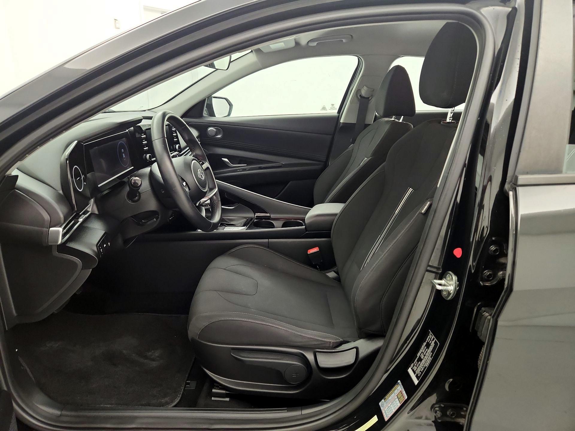 Thumbnail: 2022 Hyundai Elantra - 11