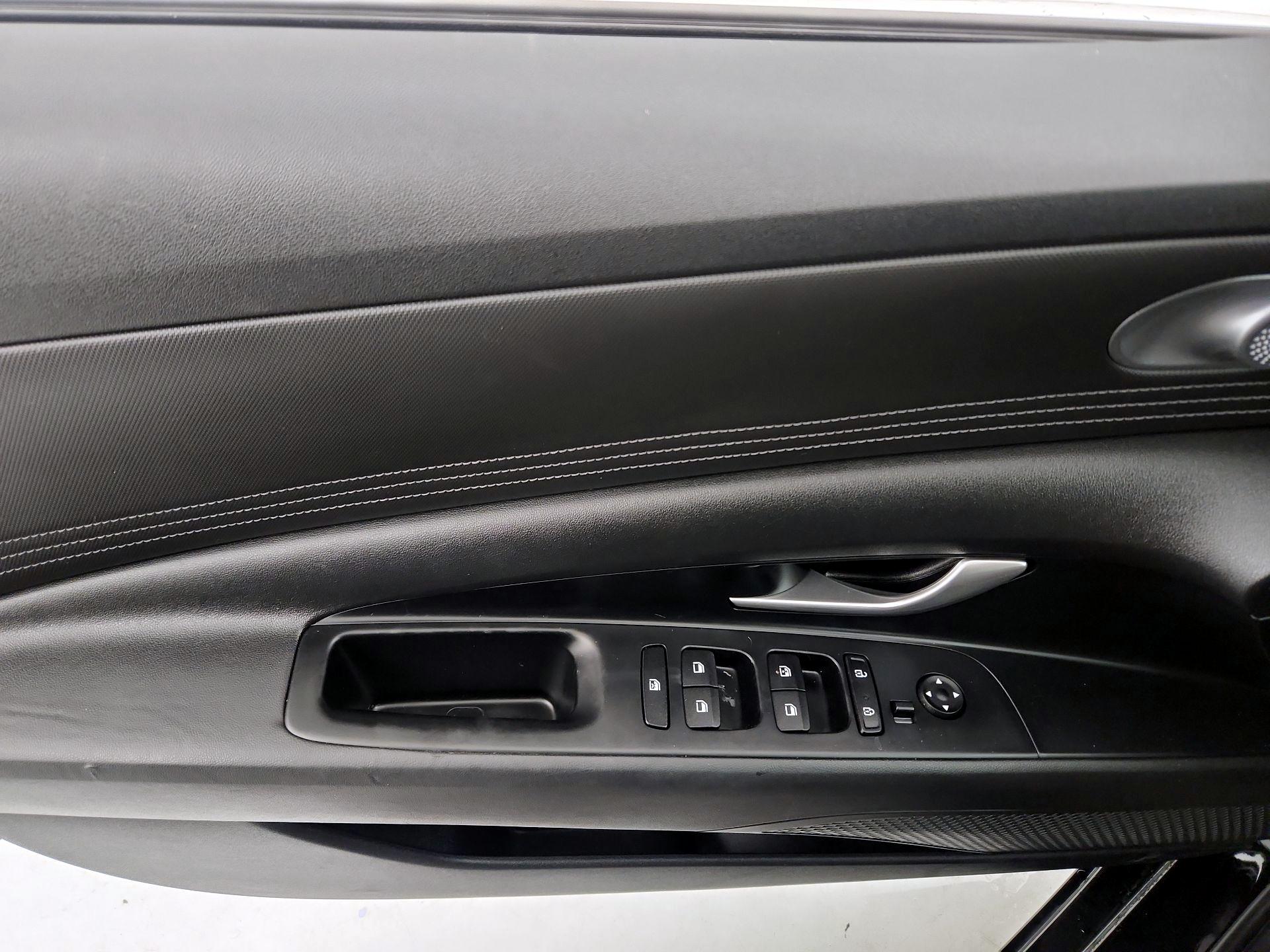 Thumbnail: 2022 Hyundai Elantra - 12