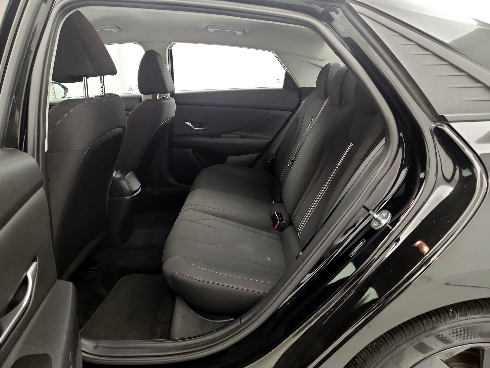 Thumbnail: 2022 Hyundai Elantra - 19