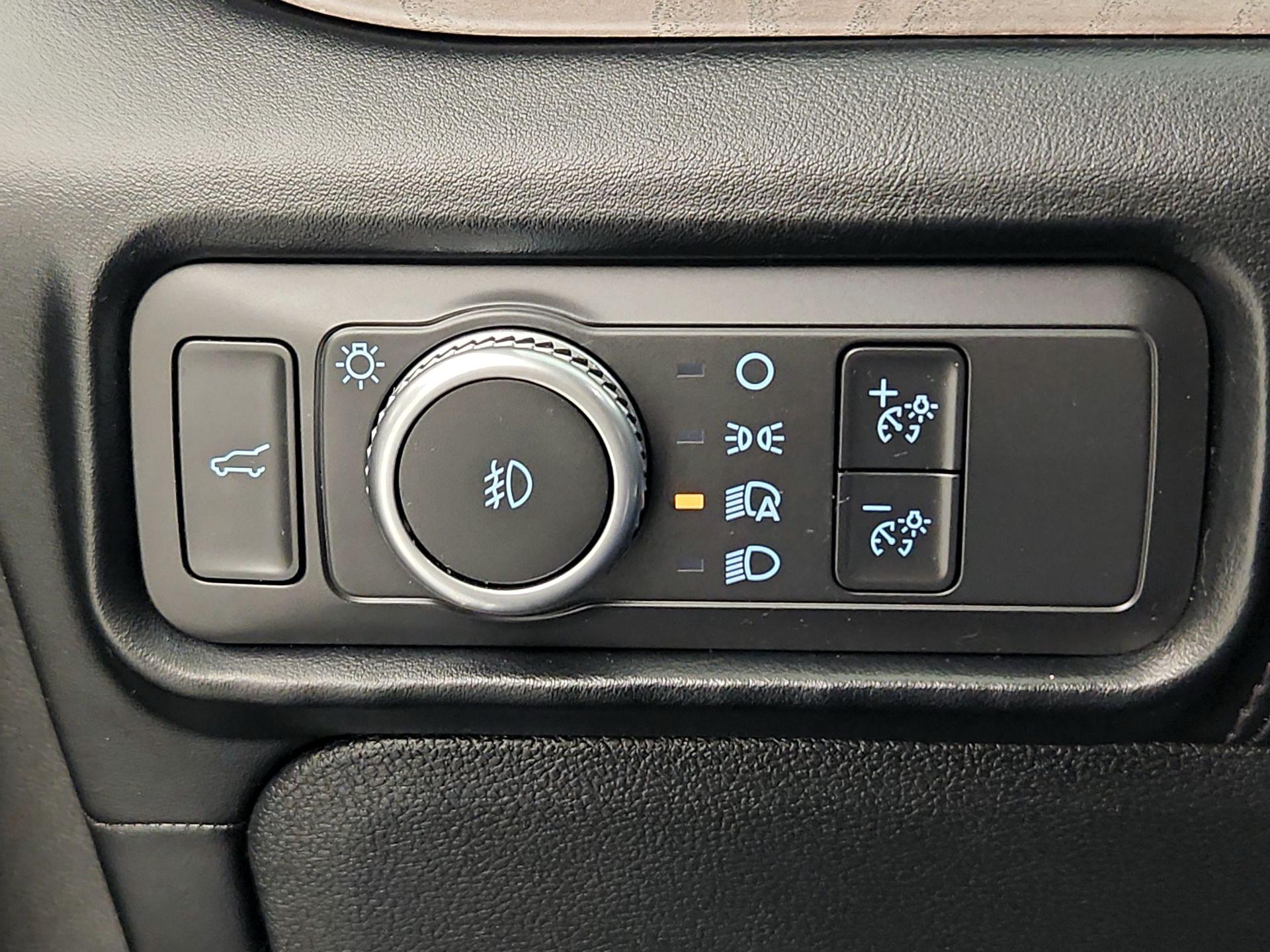 Thumbnail: 2022 Ford Explorer - 13