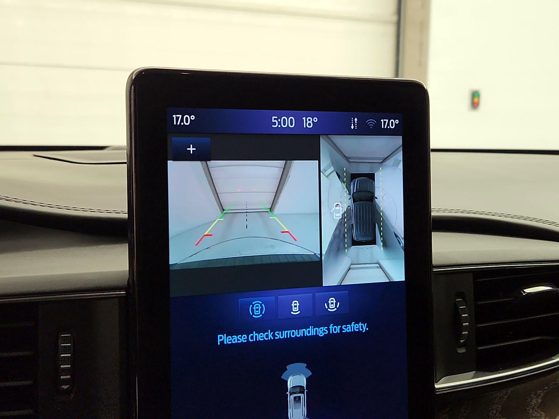 Thumbnail: 2022 Ford Explorer - 15