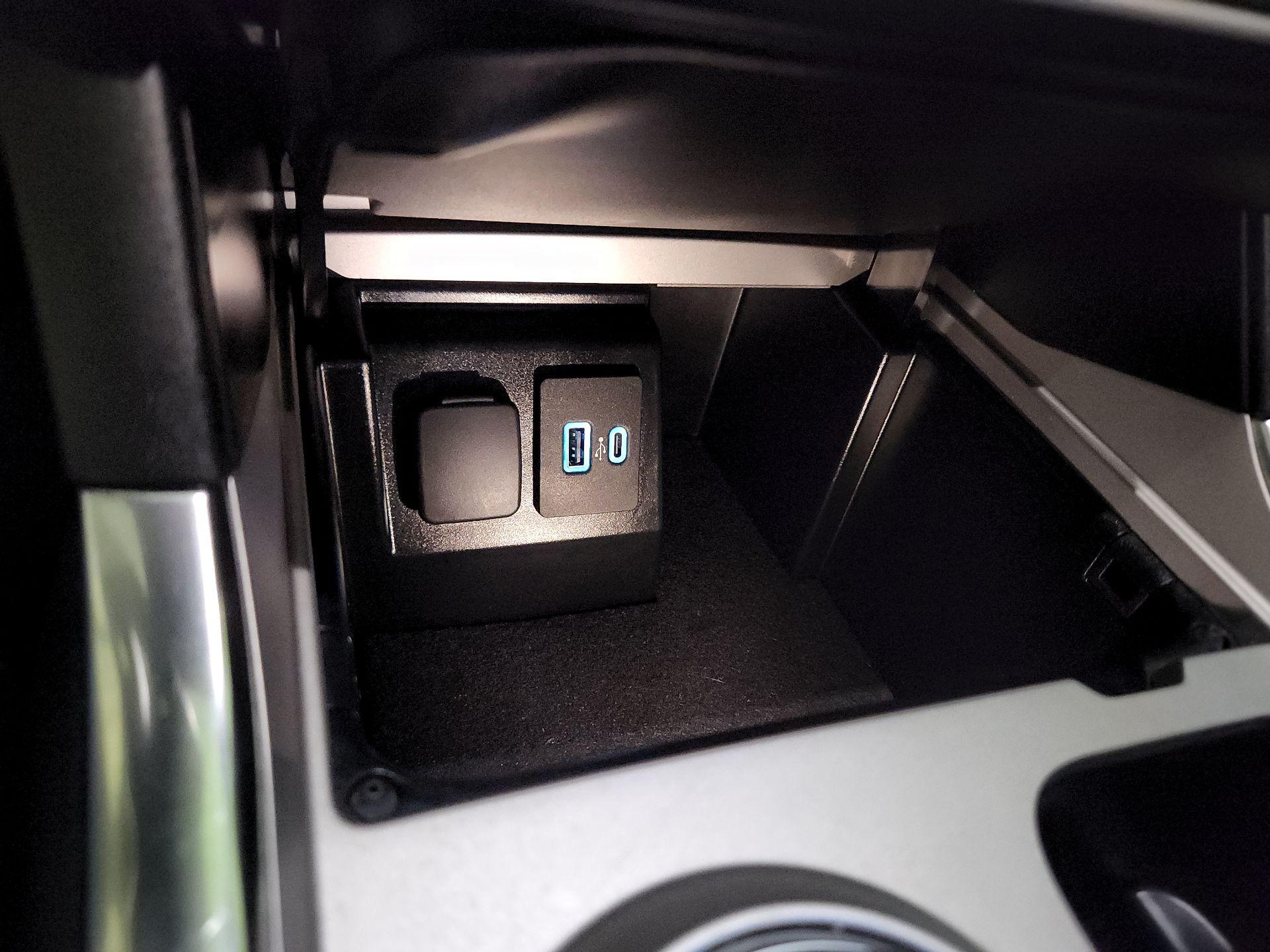 Thumbnail: 2022 Ford Explorer - 19