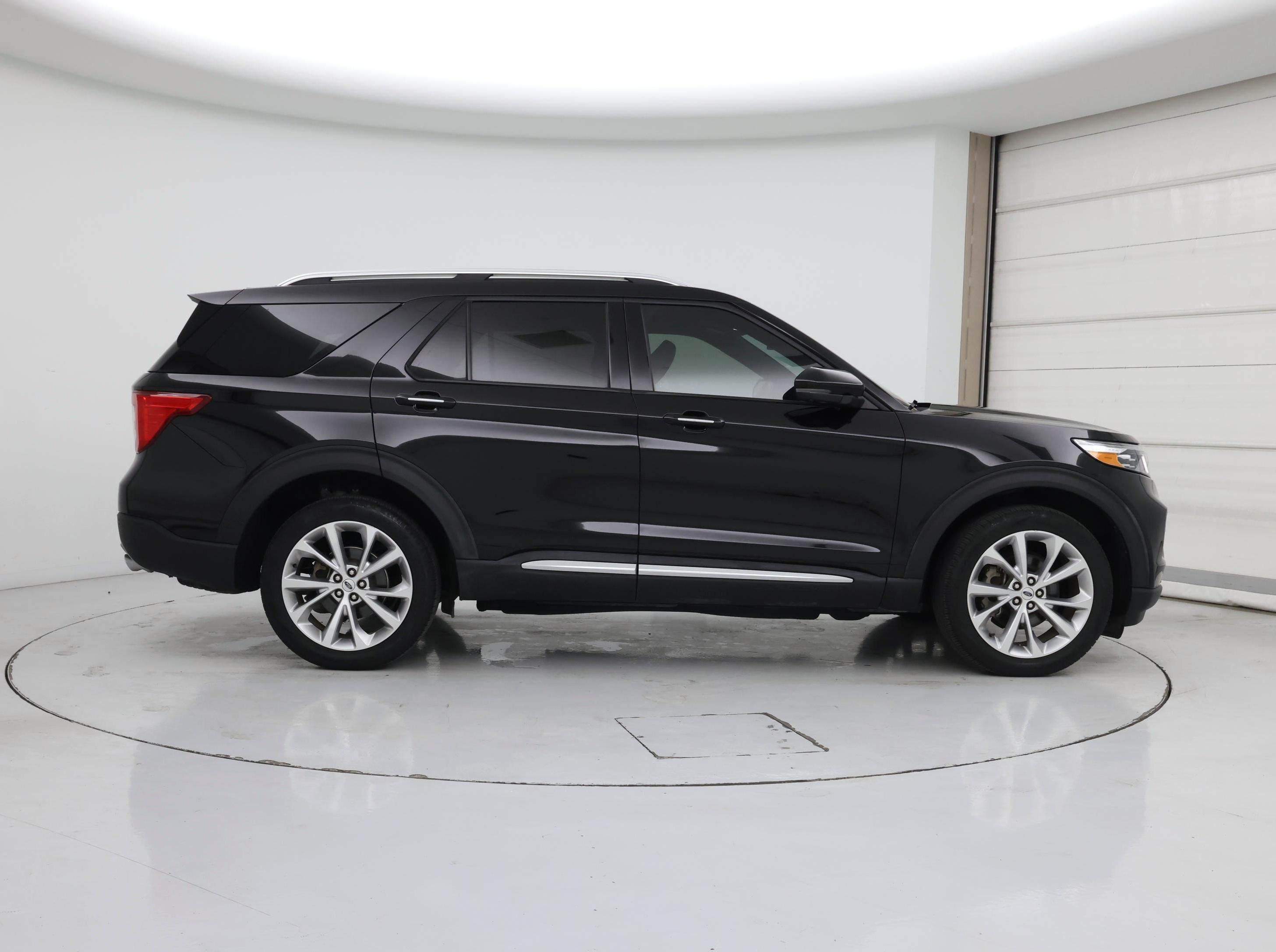 Thumbnail: 2022 Ford Explorer - 7