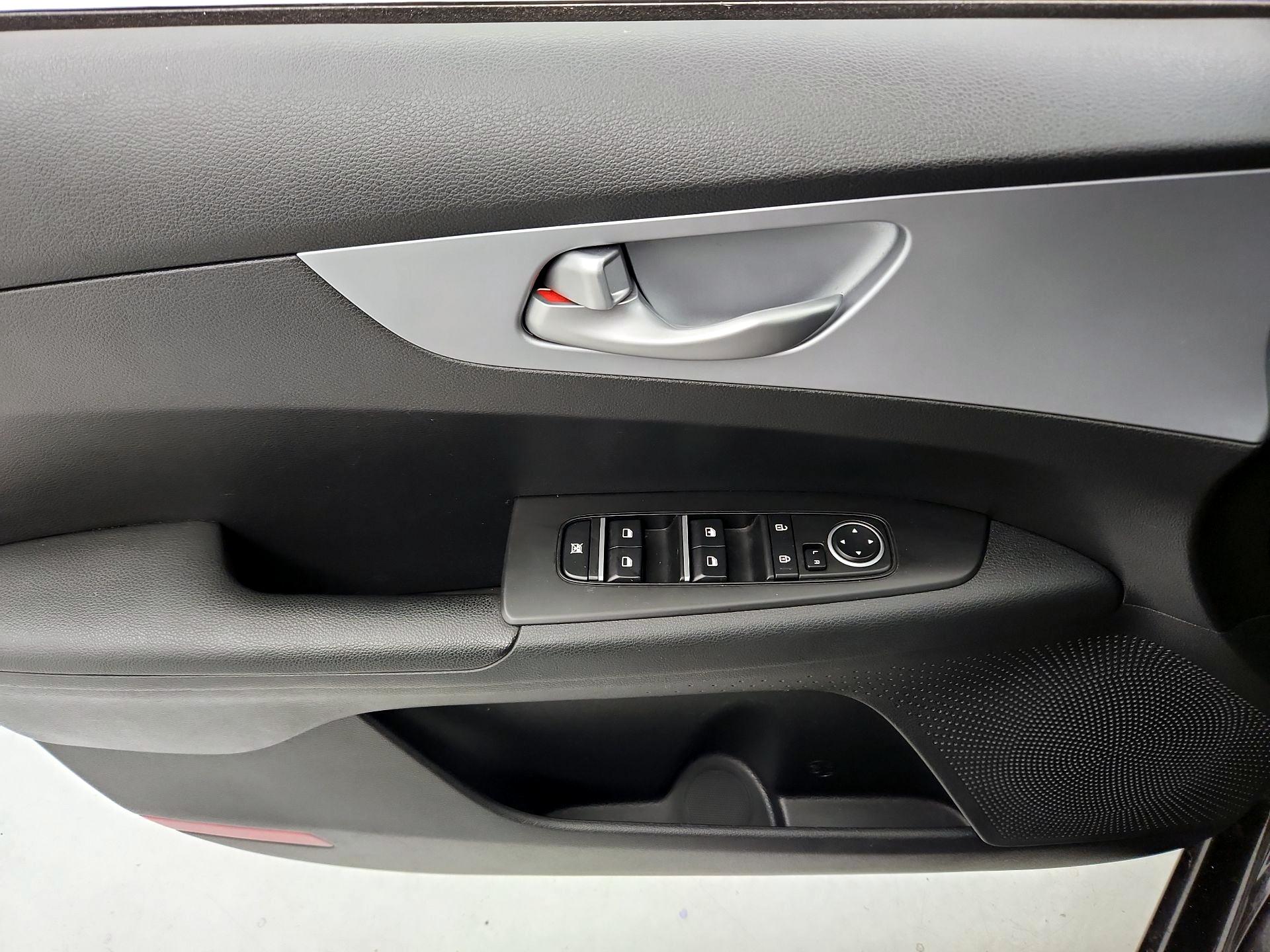 Thumbnail: 2023 Kia Forte - 12