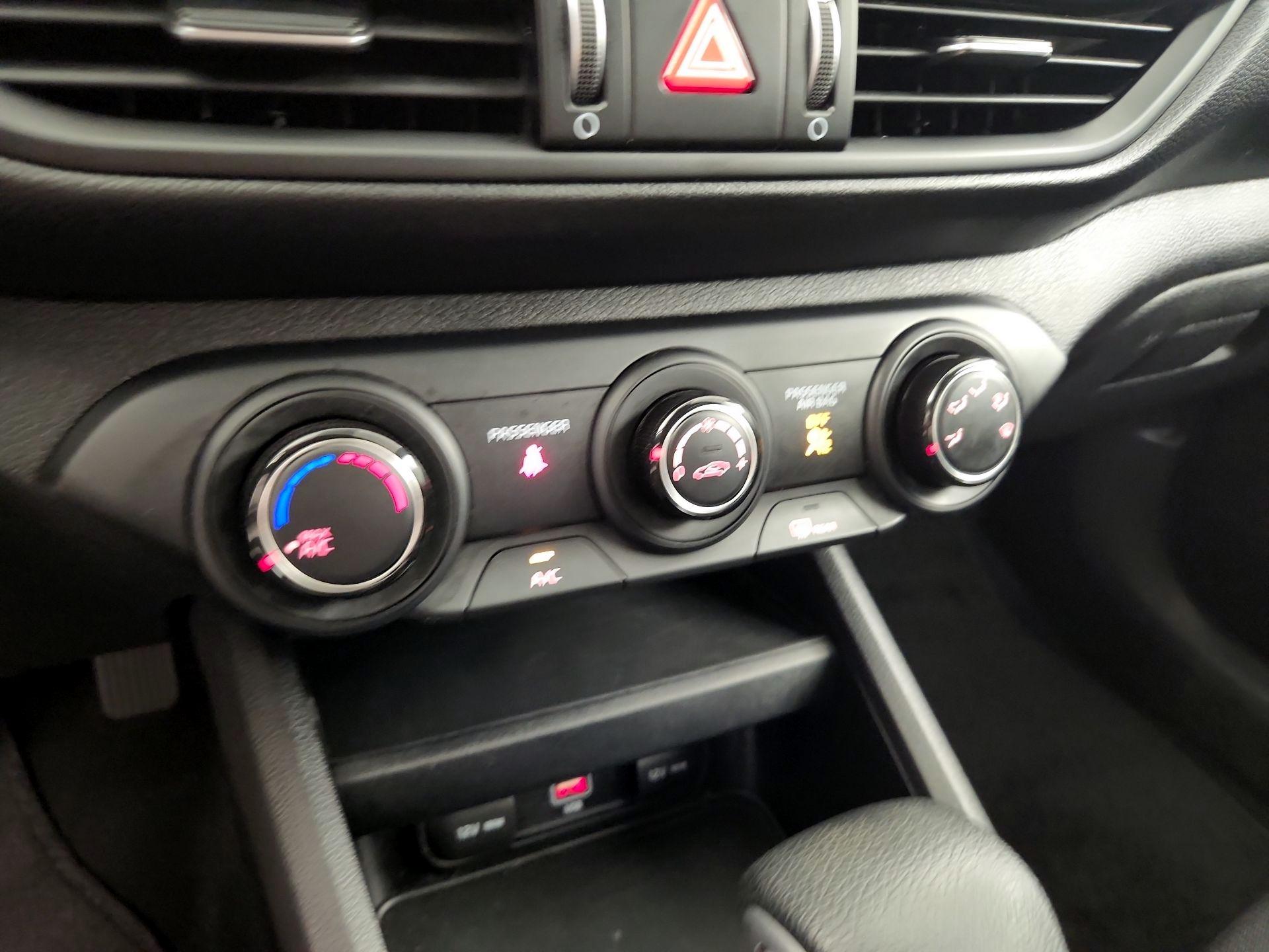 Thumbnail: 2023 Kia Forte - 16