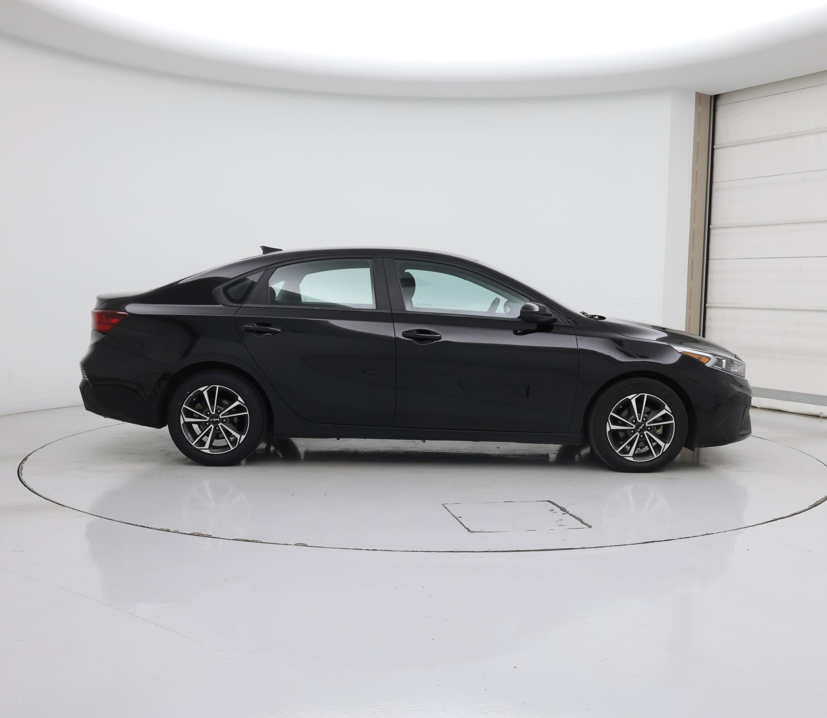 Thumbnail: 2023 Kia Forte - 7